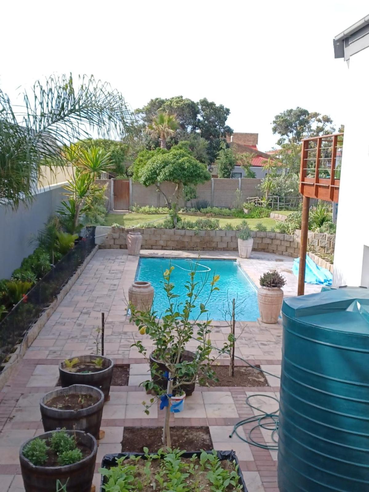 Stunning apartment with ocean views and Table Mountain view 4