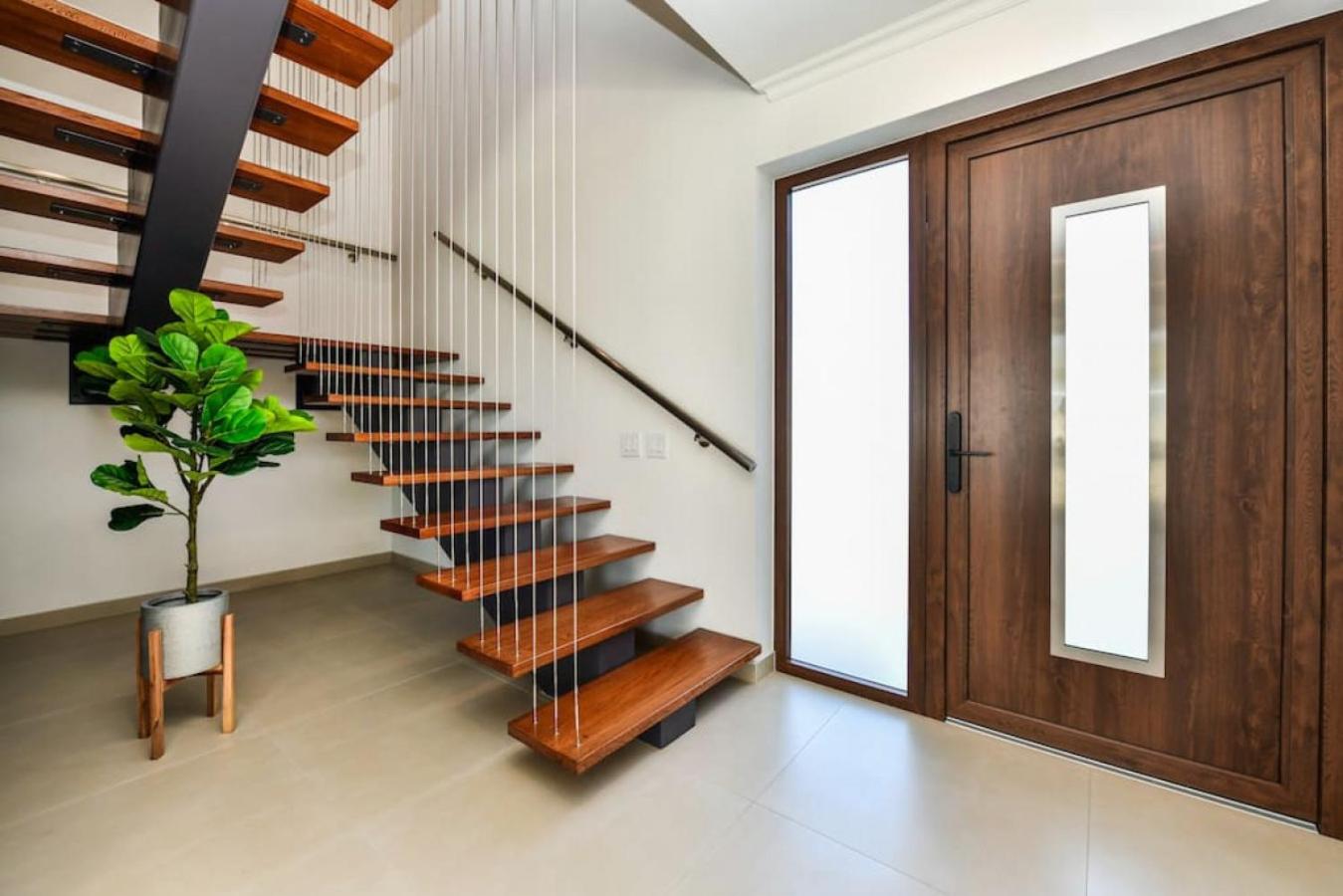 NEW 3BR 2BA Modern Oasis 3-min to Eagle Beach