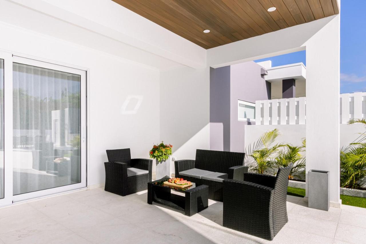 NEW 3BR 2BA Modern Oasis 3-min to Eagle Beach