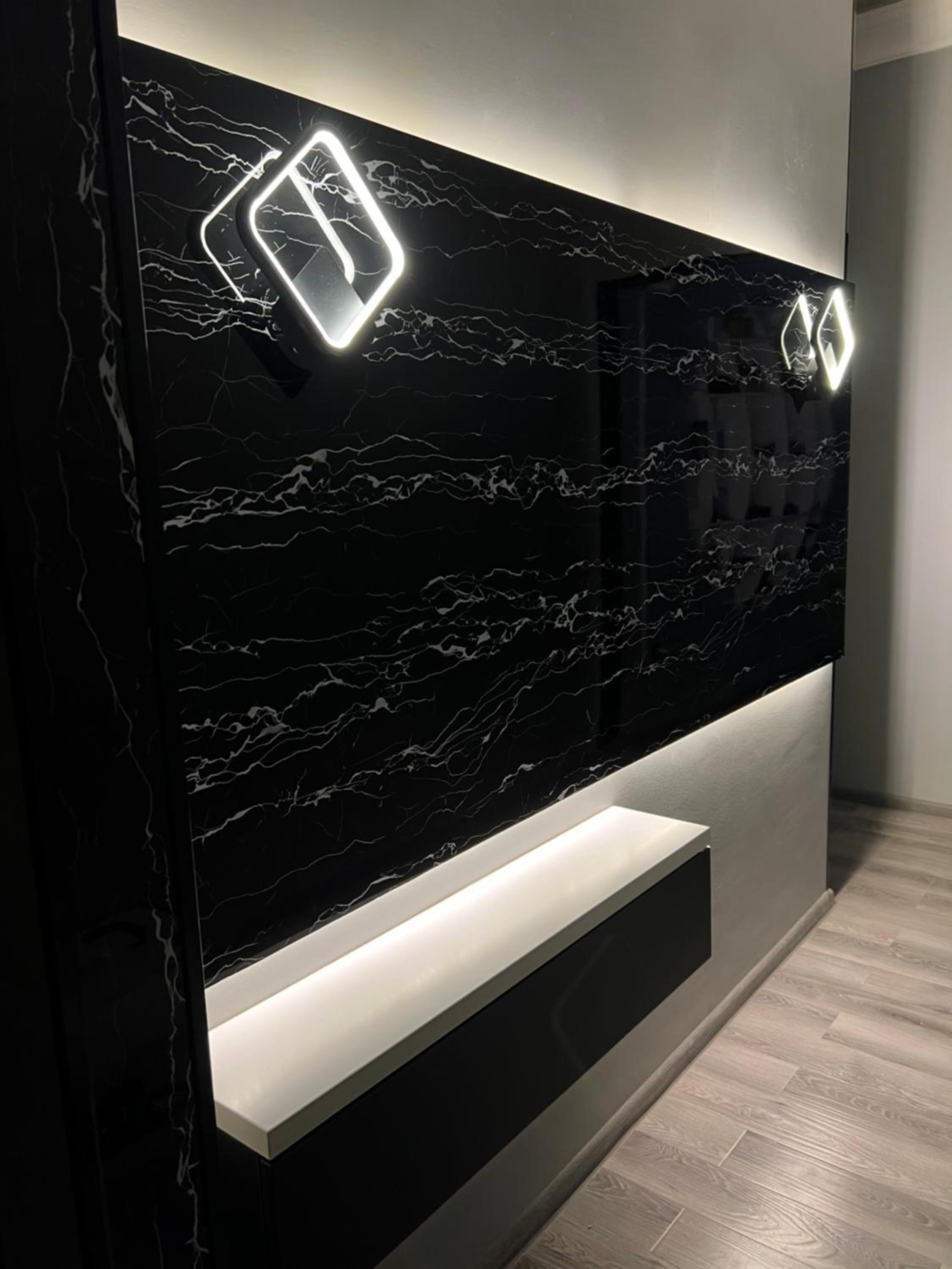 Modern Canadian Style Unit view 5