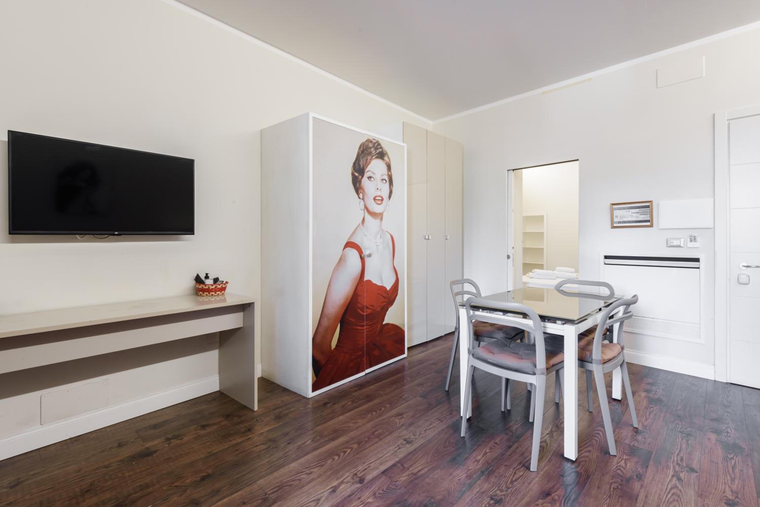 Dolcevita Suite by Mmega en Florence — other