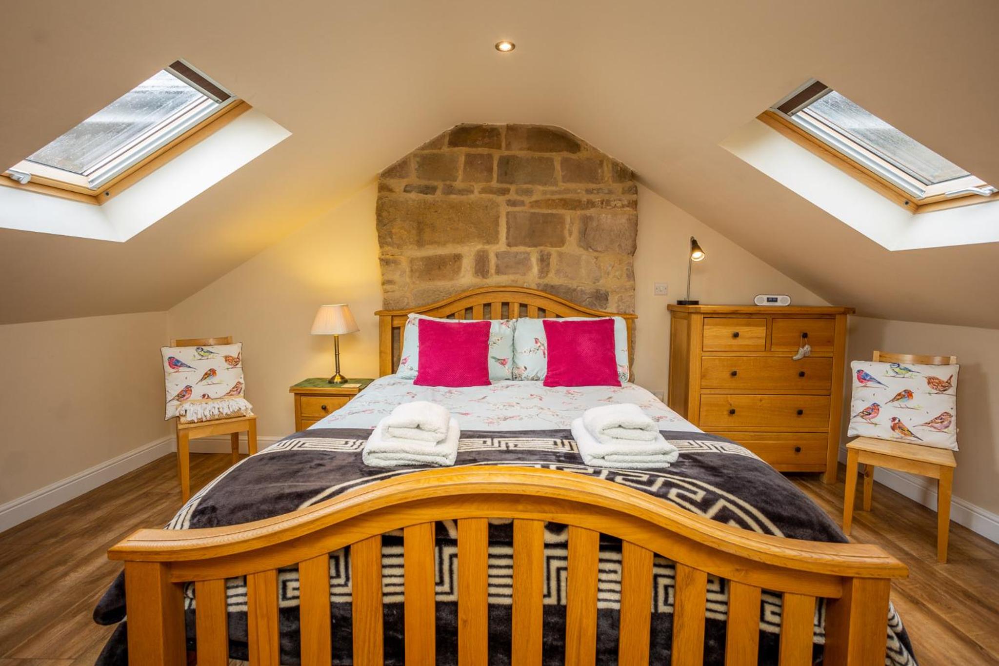 Birds Nest, Romantic getaway with stunning views view 5