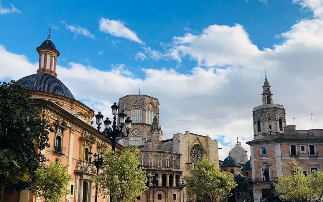 Valencia Doble A Deluxe