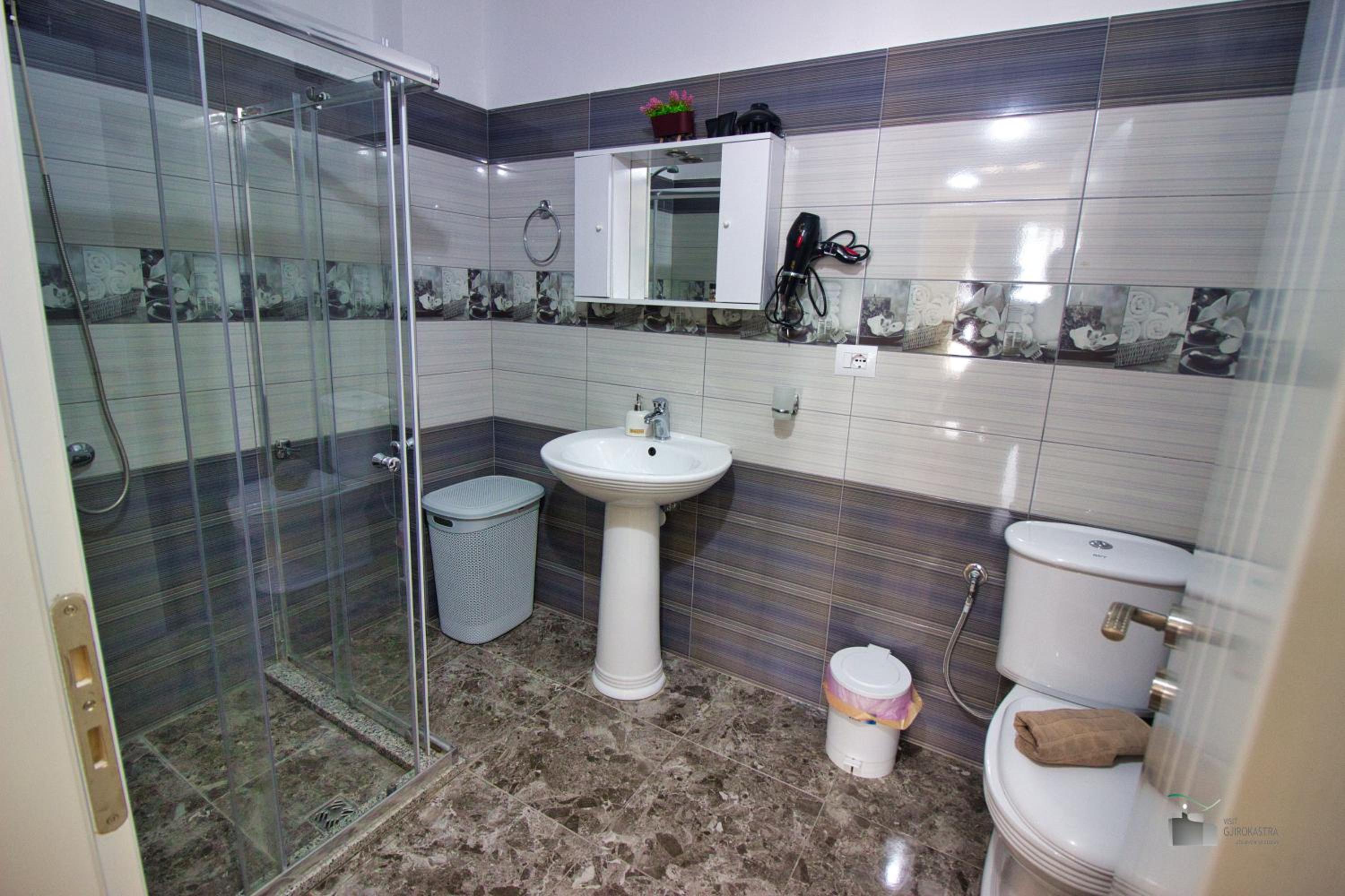 DAI Apartments- City & Castle view Gjirokaster photo 5