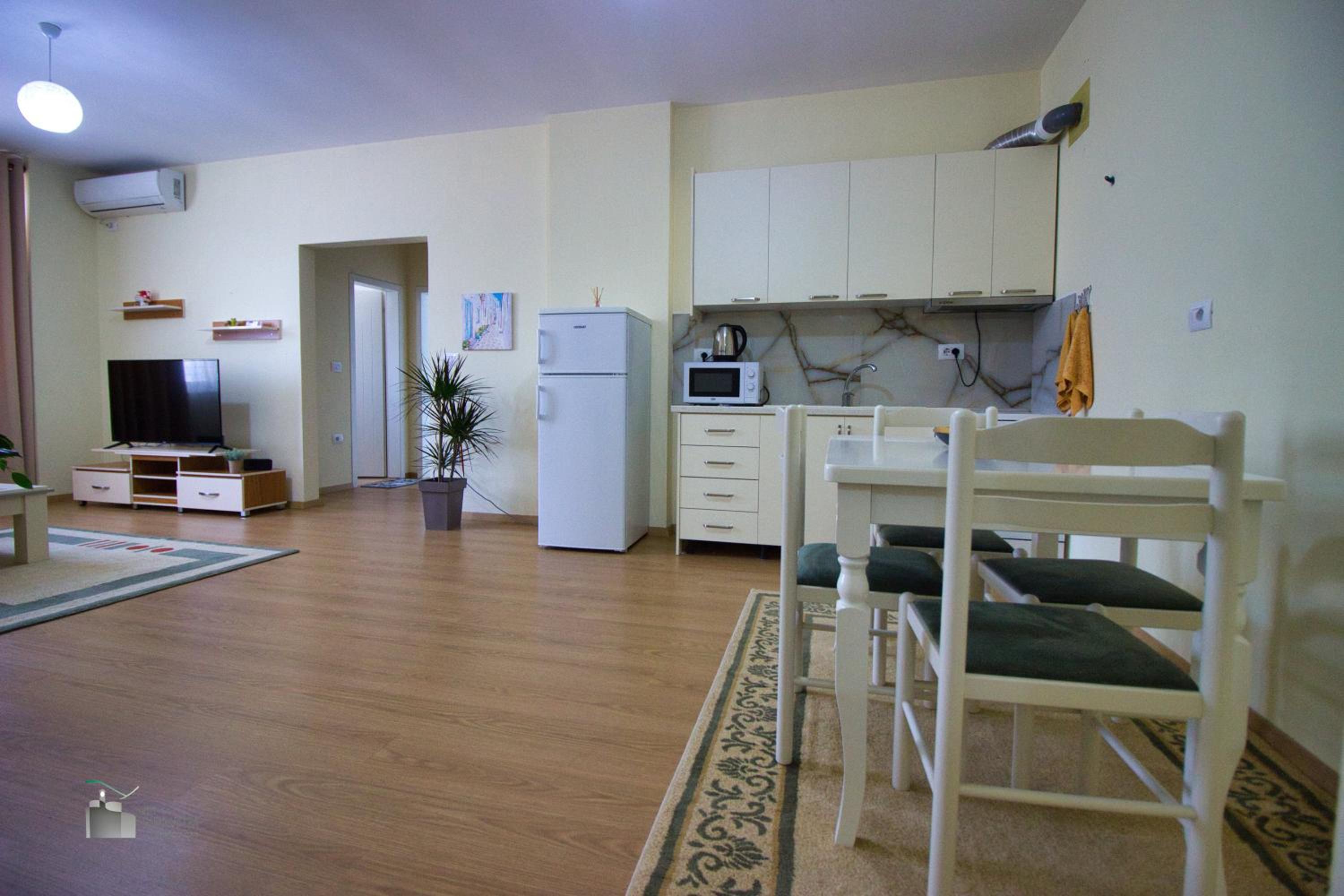 DAI Apartments- City & Castle view Gjirokaster