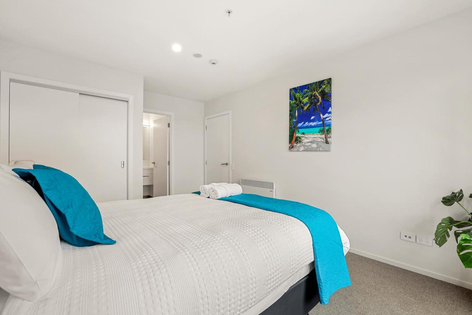 Barbadoes Beauty - Christchurch Holiday Apartment view 3