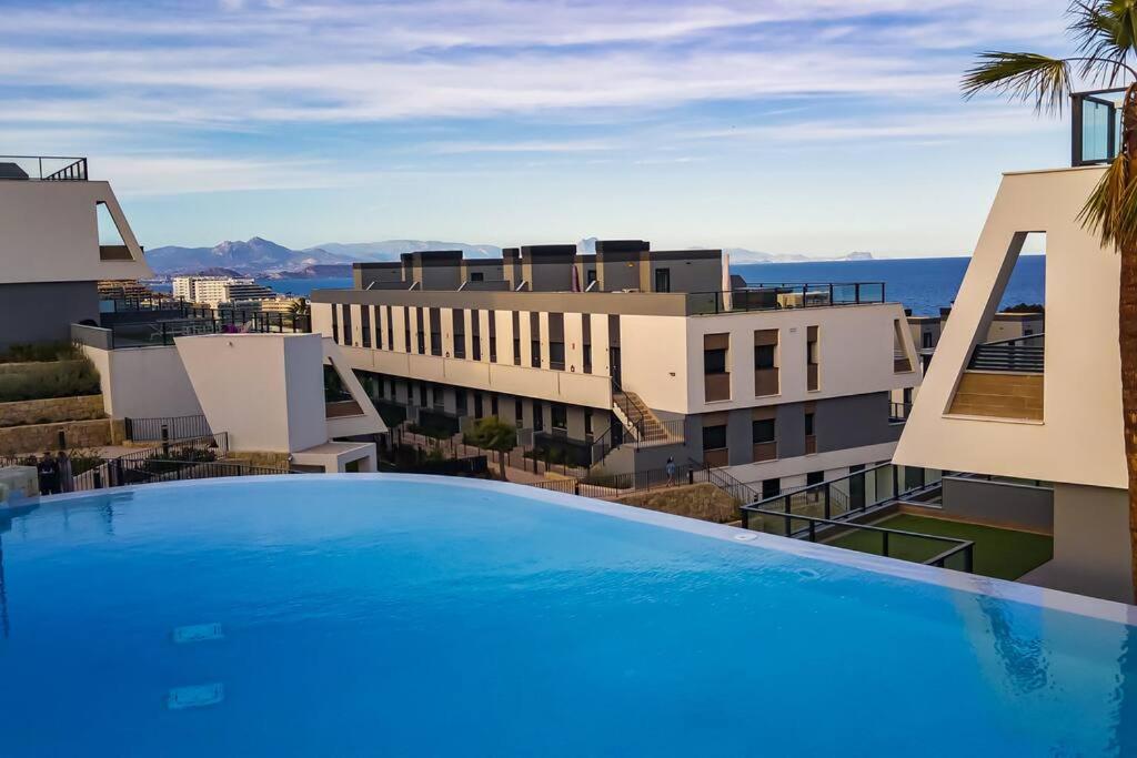 Iconic Sea Views Luxury Apartment