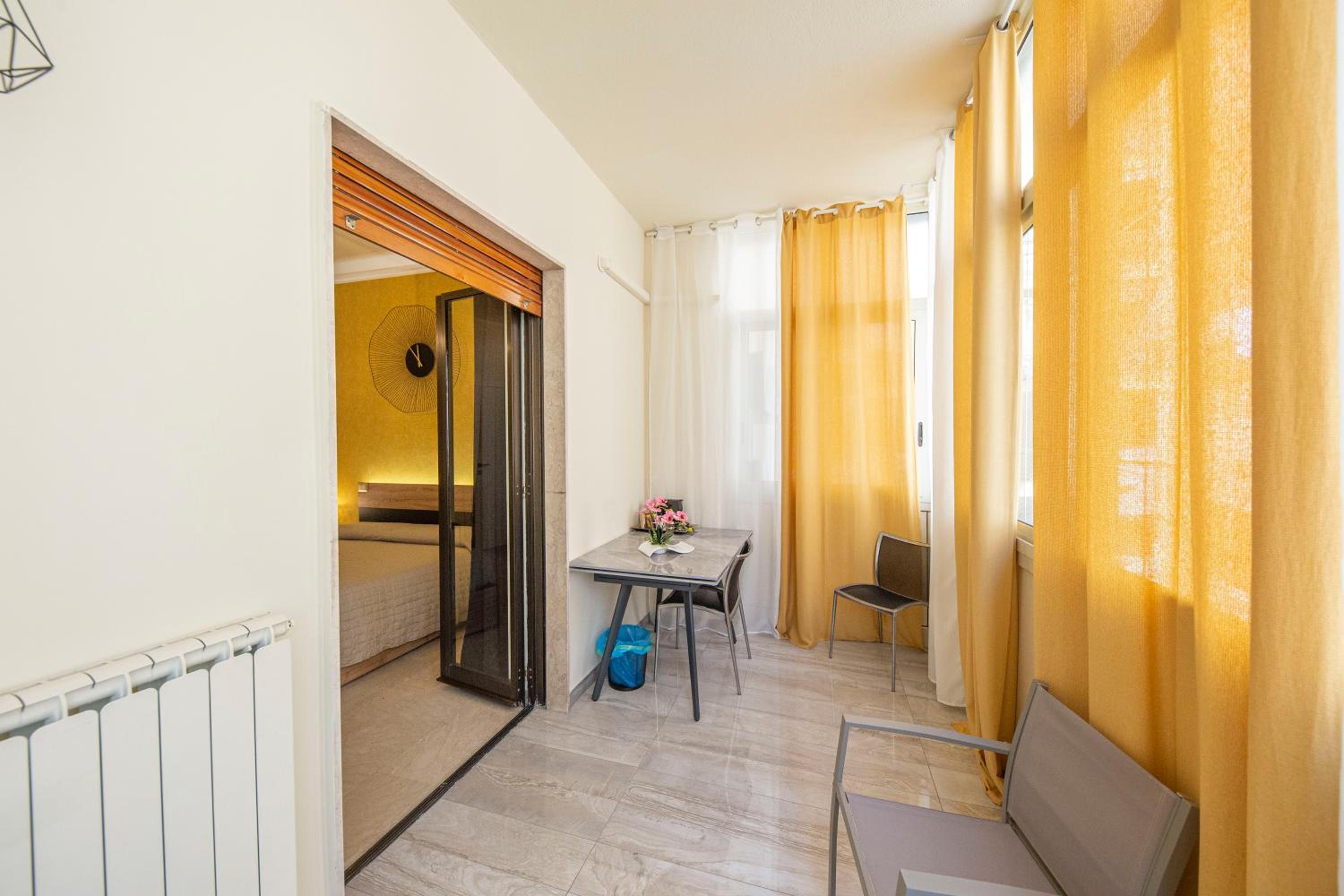 hotel room