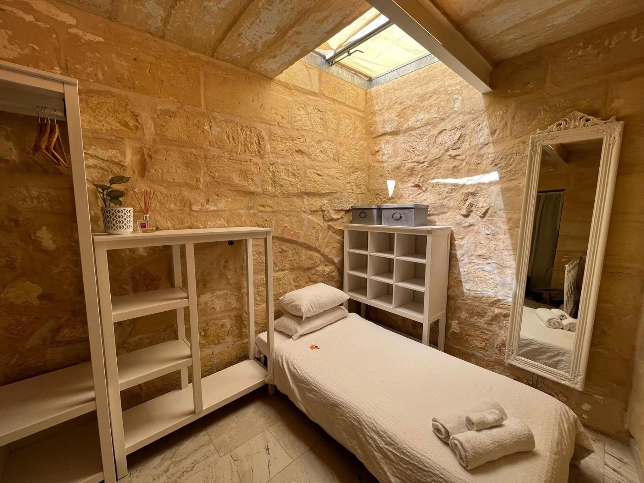 Charming 200 year old cottage with yard view 4