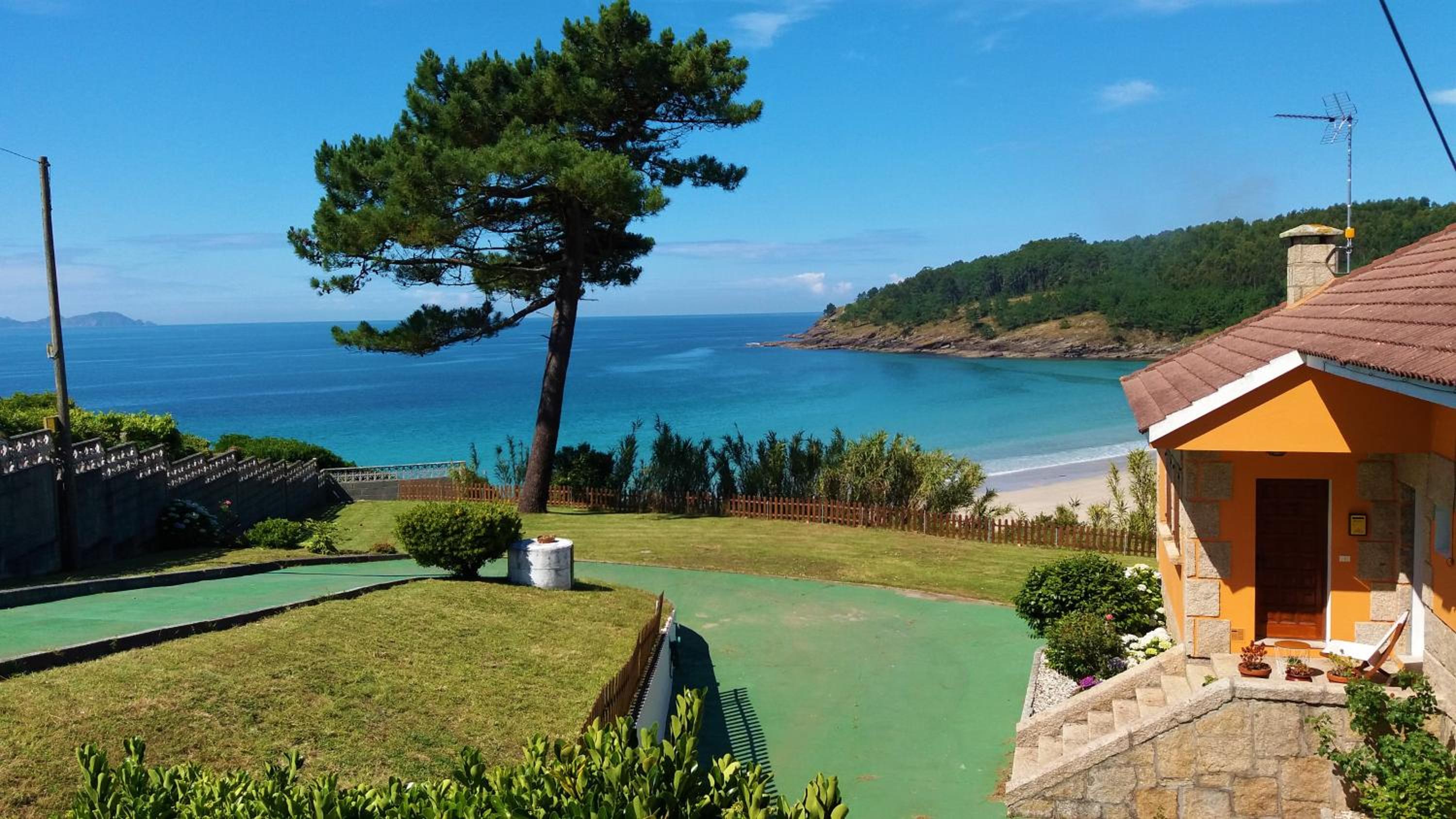 Chalet en Sanxenxo, en playa Canelas view 4
