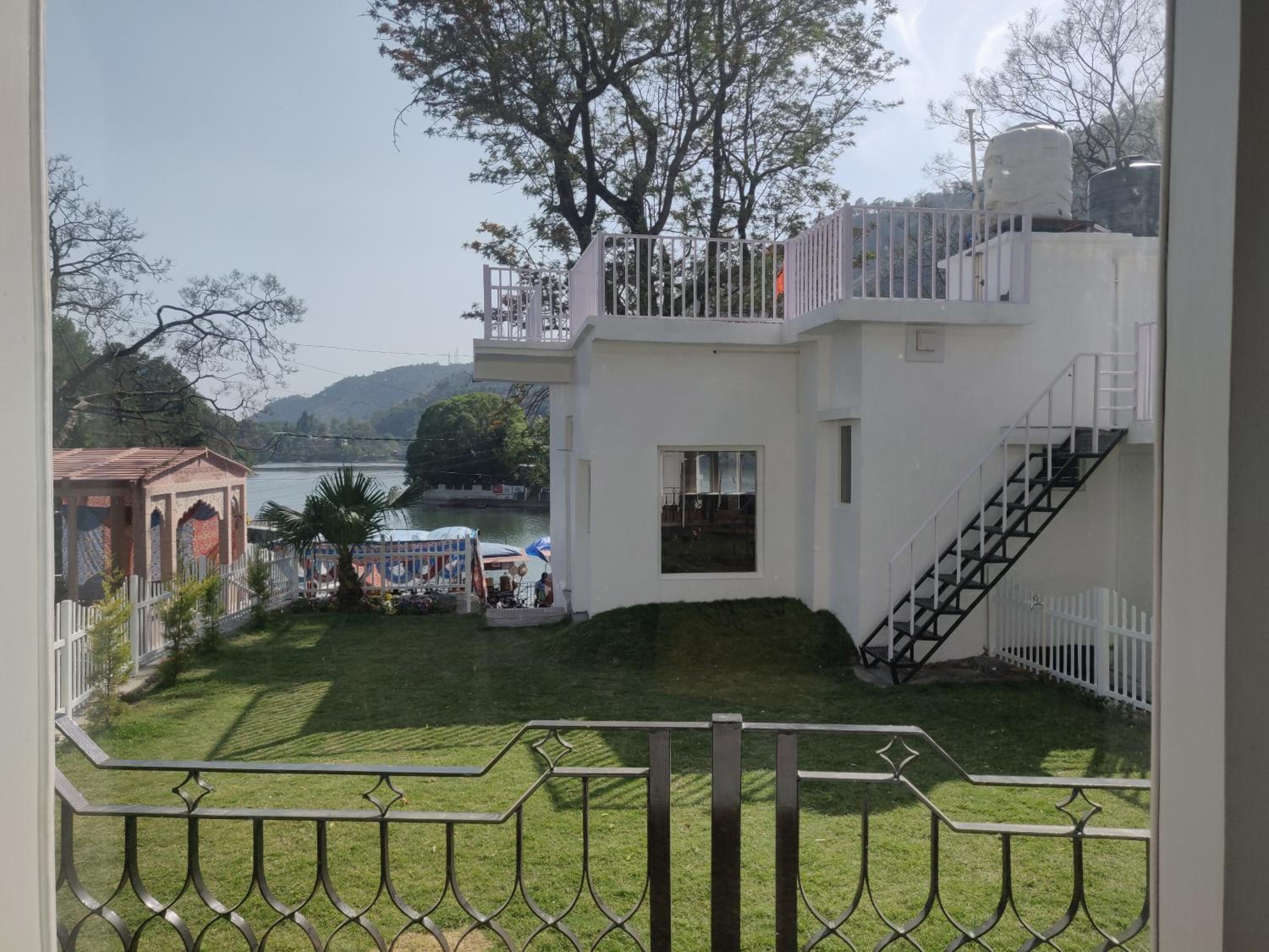The Periwinkle Homestay Bhimtal