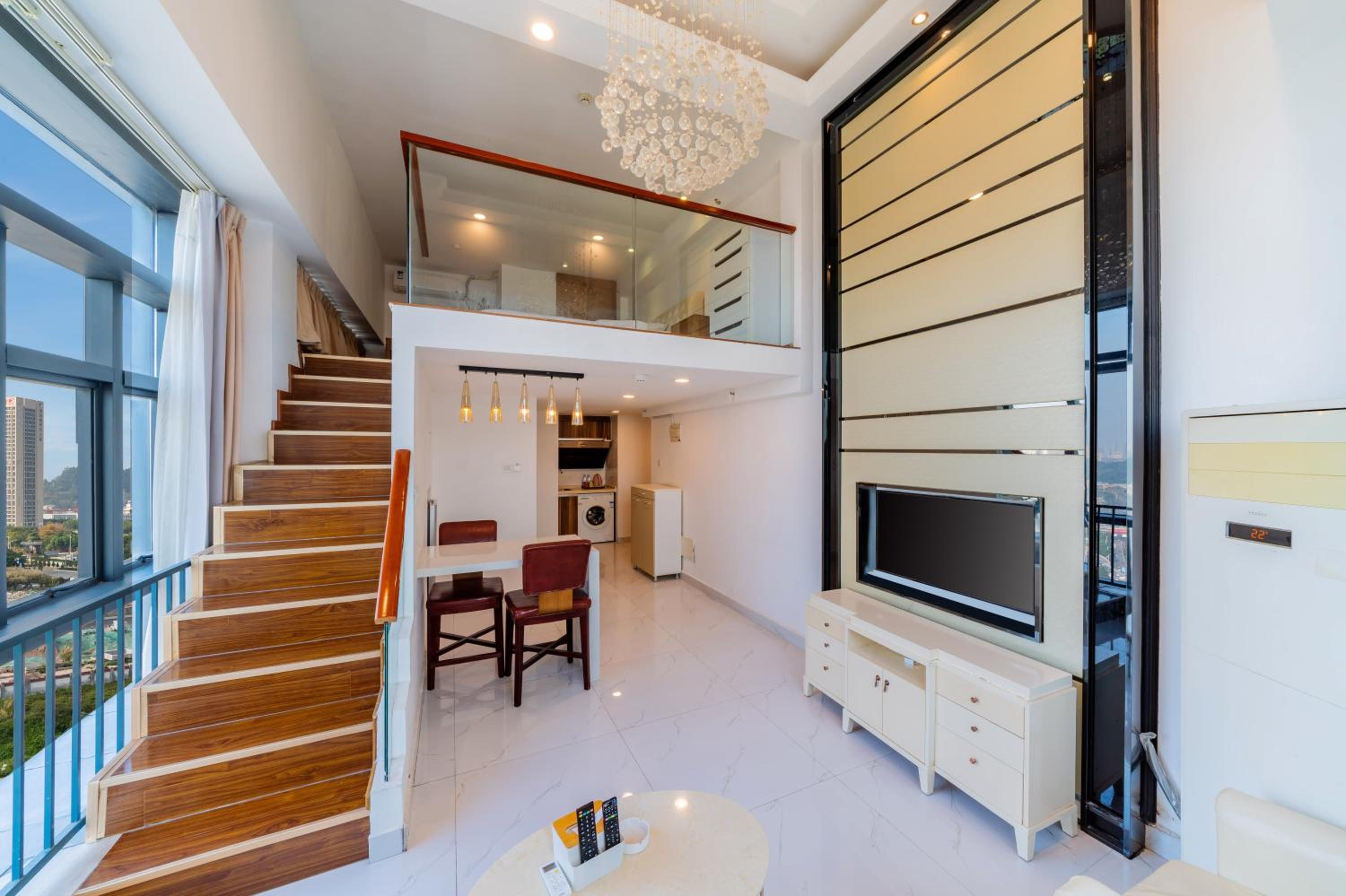 April Fair Duplex Apartment Guangzhou South Railway Station Ao Yuan Yue Shi Dai Branch