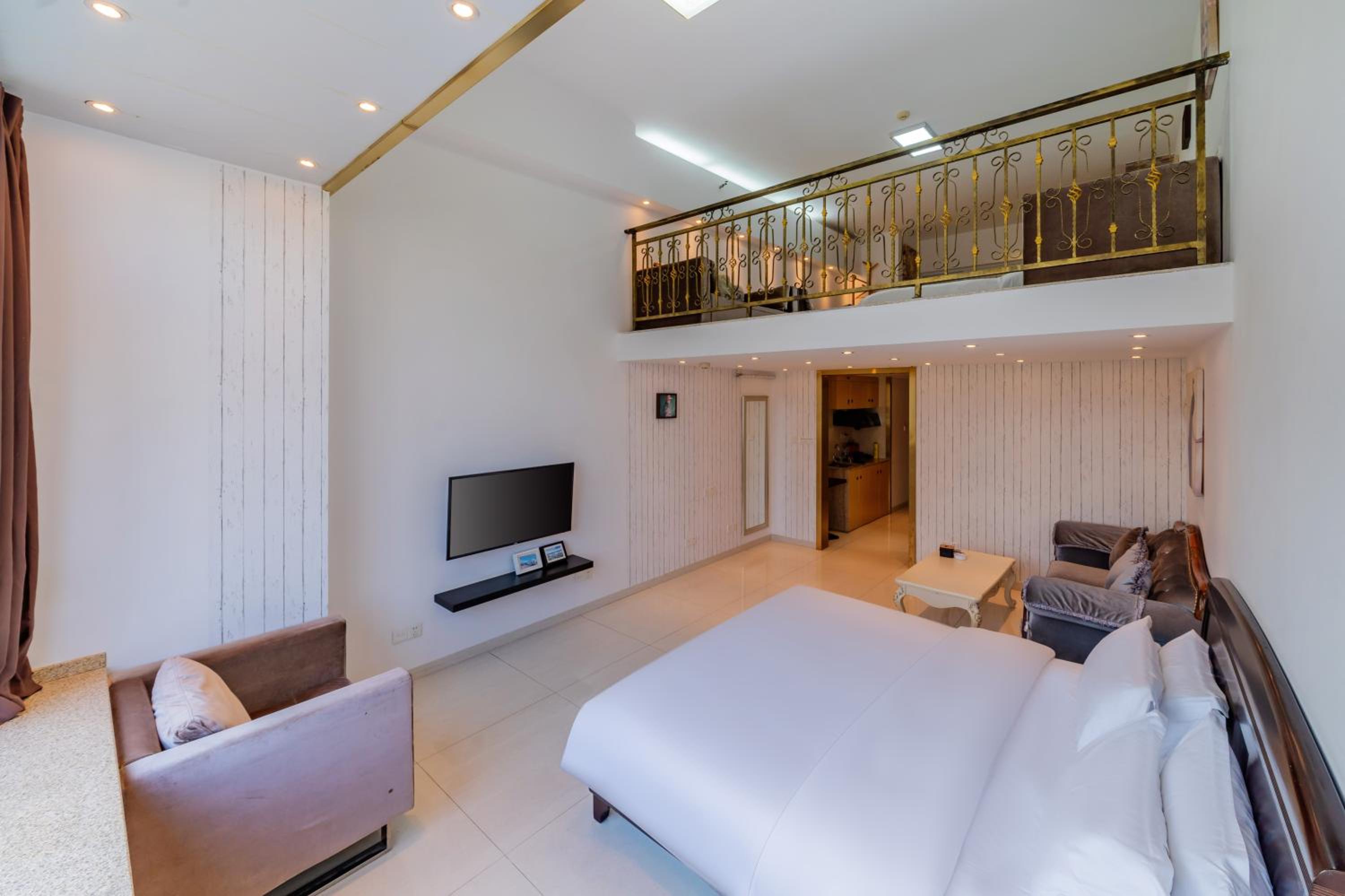 April Fair Duplex Apartment Guangzhou South Railway Station Ao Yuan Yue Shi Dai Branch
