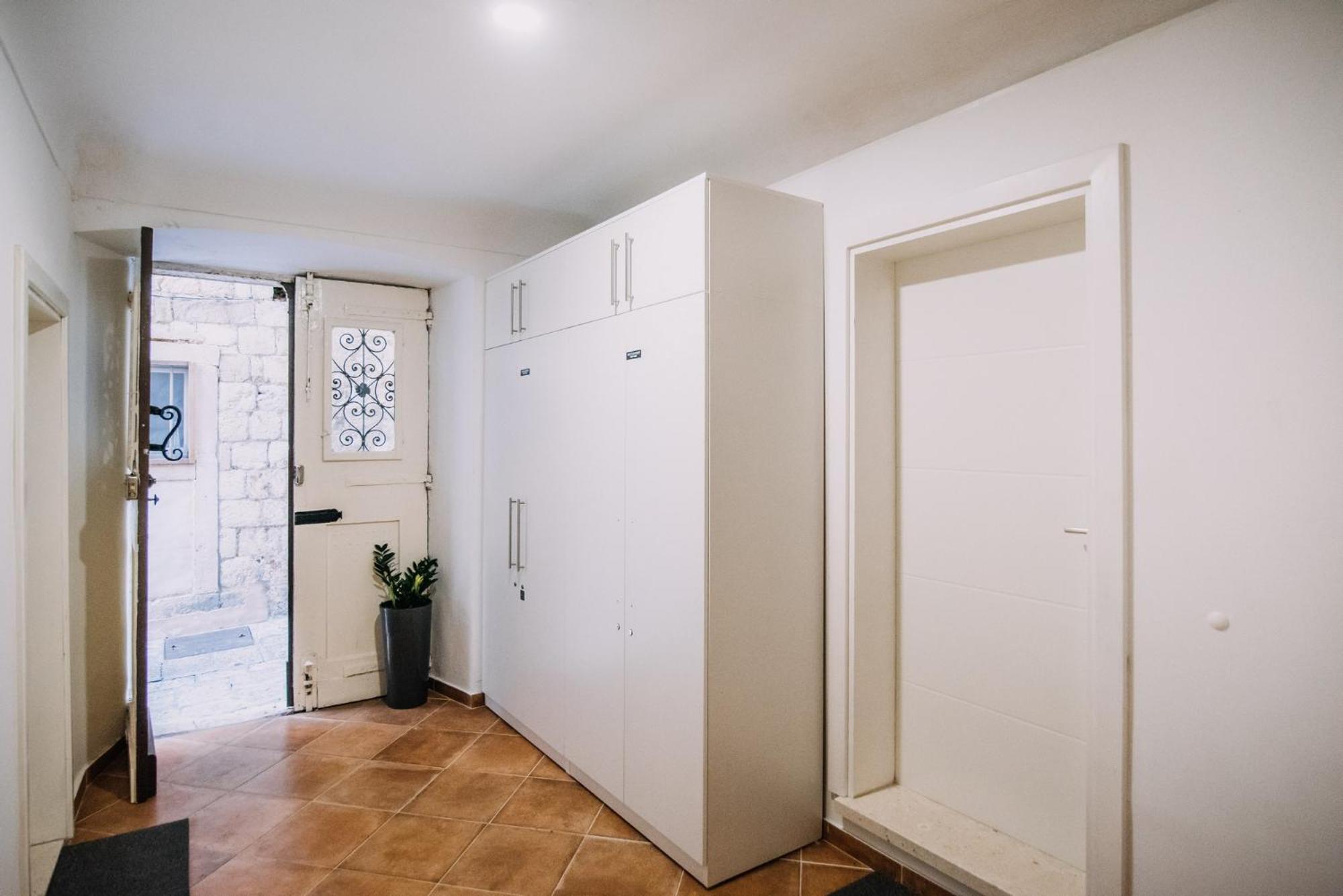 ART DECO DUBROVNIK APARTMENTS by DuHomes