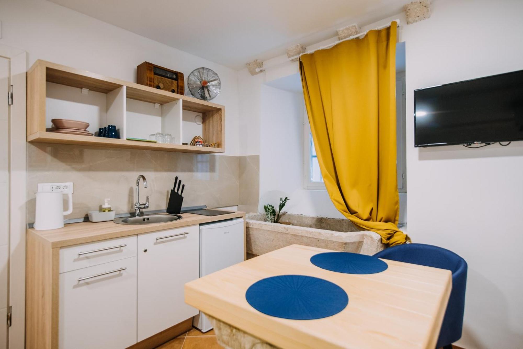 ART DECO DUBROVNIK APARTMENTS by DuHomes