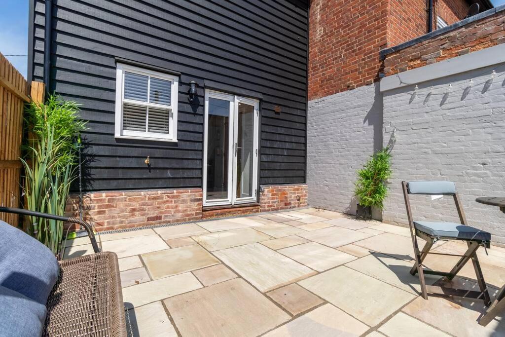 Luxurious newly built cottage in central Wivenhoe view 5