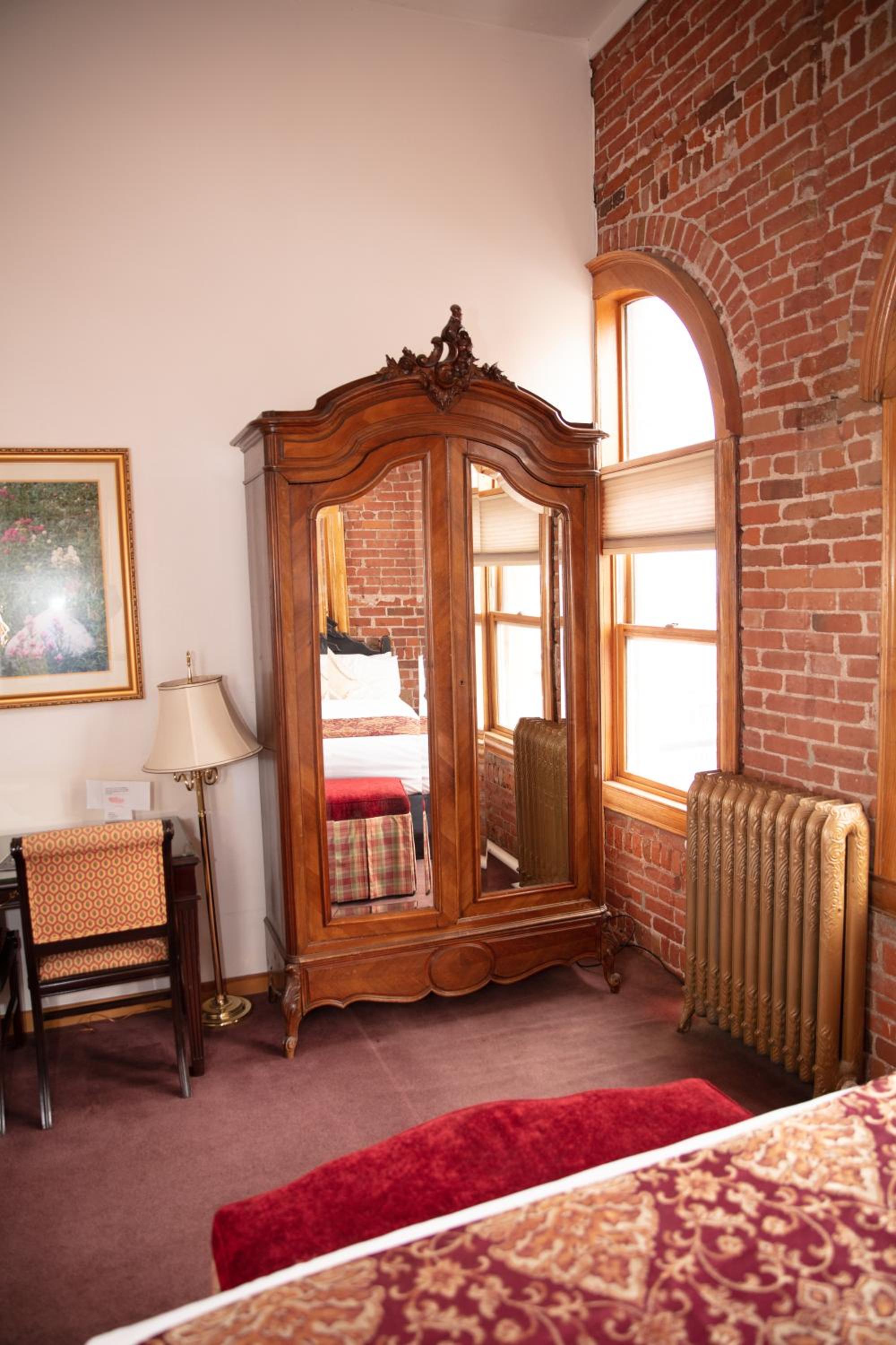 The Victor Hotel