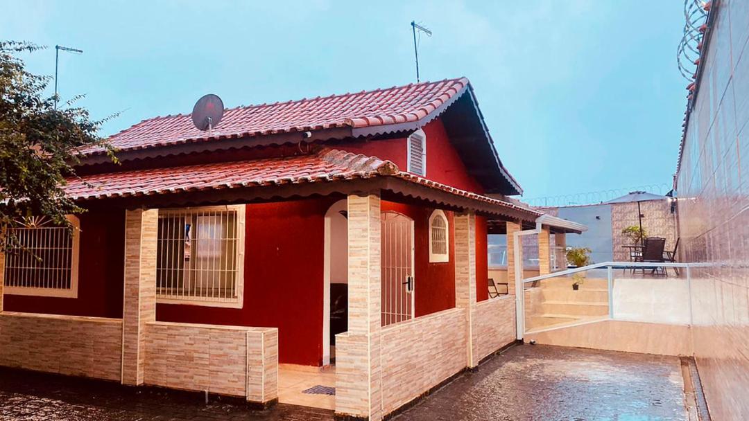 Casa com piscina e Wi Fi em Mongagua SP