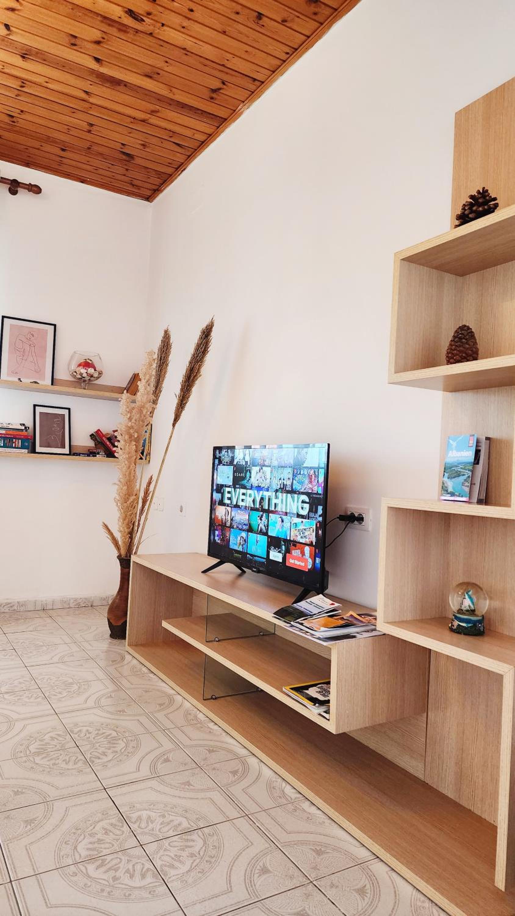 Mia Guest House - Entire home with balcony & garden