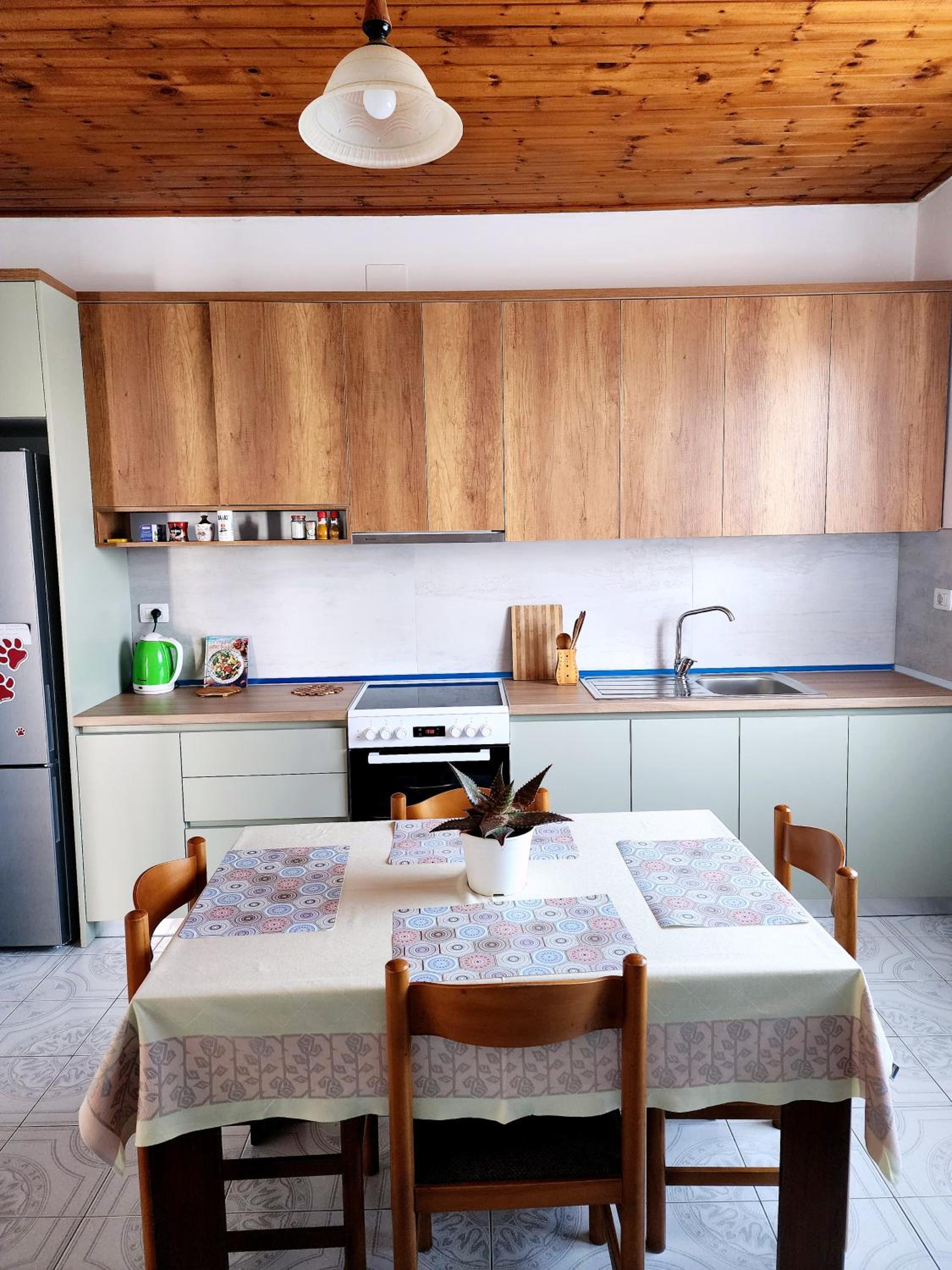Mia Guest House - Entire home with balcony & garden