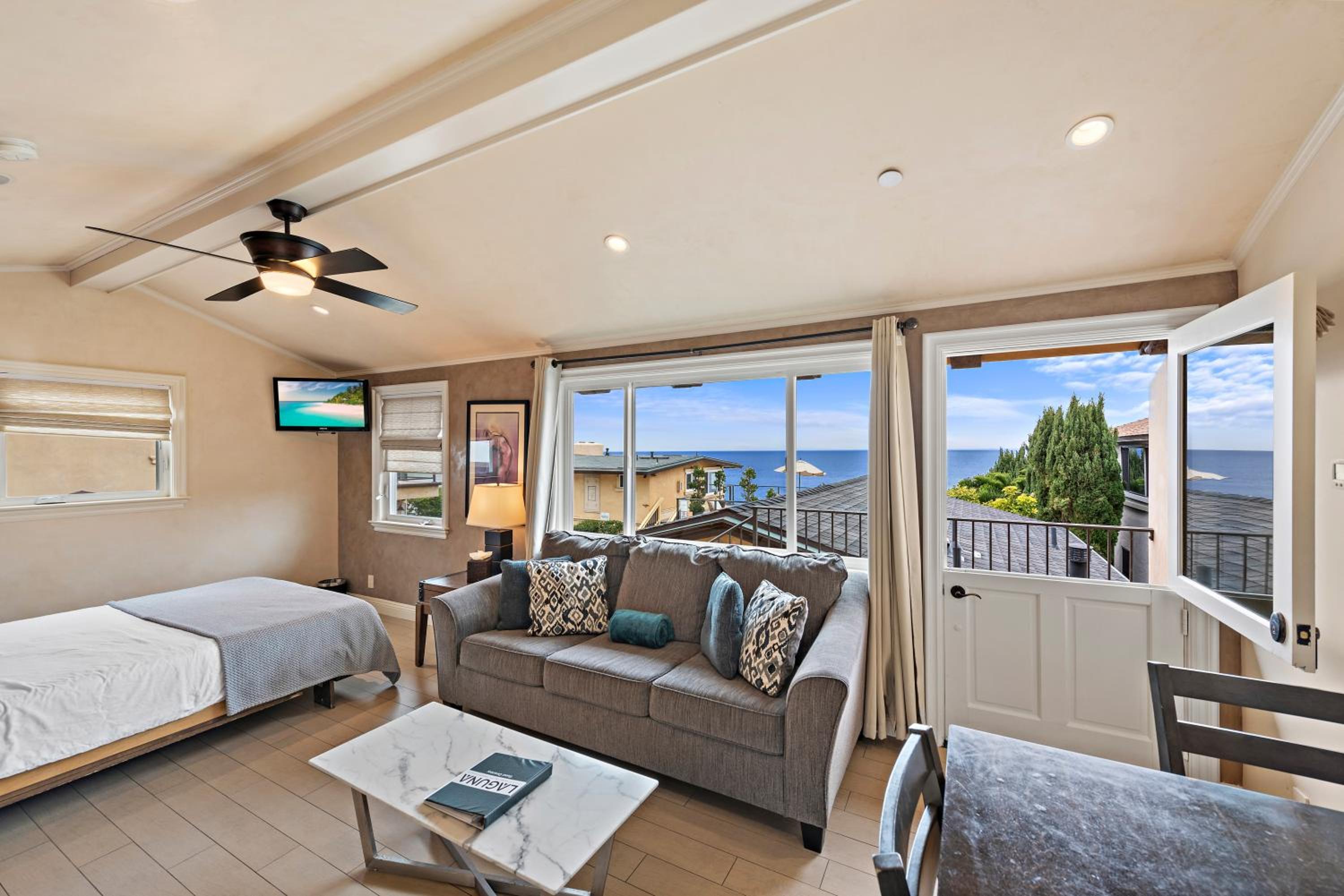 Villa D'Arte at the Retreat in Laguna Beach view 5
