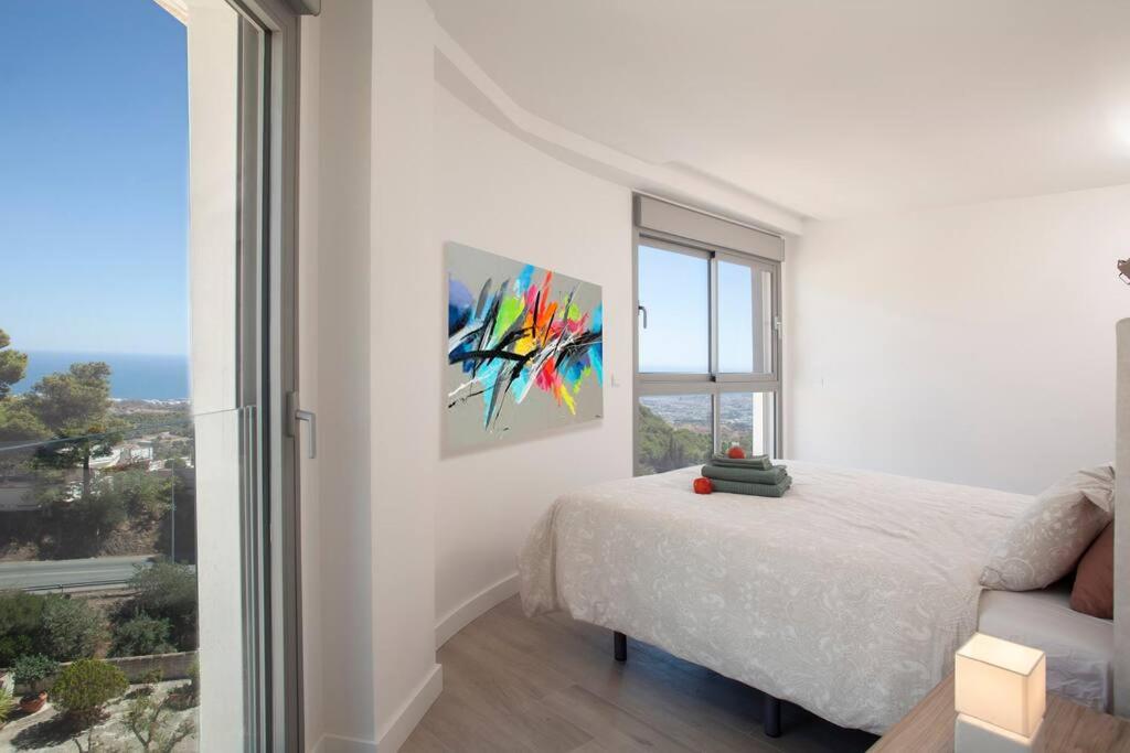 Spectacular new apartment with incredible sea vie