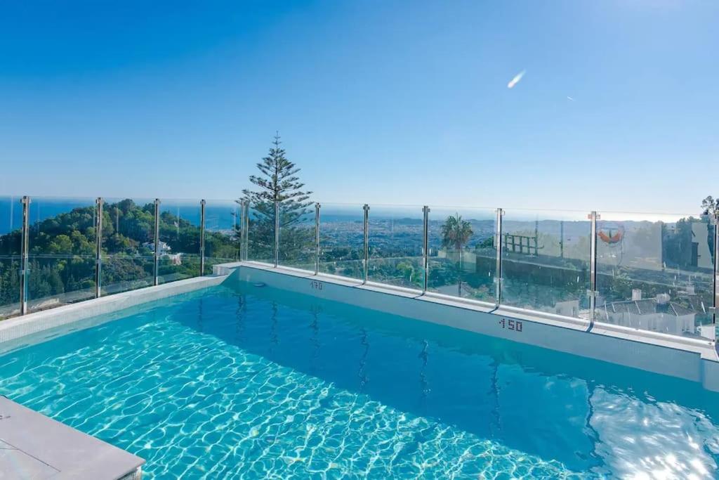 Spectacular new apartment with incredible sea vie