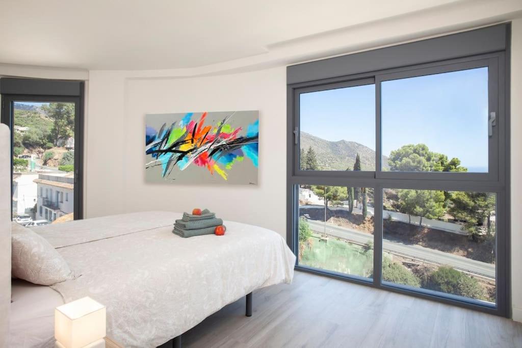 Spectacular new apartment with incredible sea vie