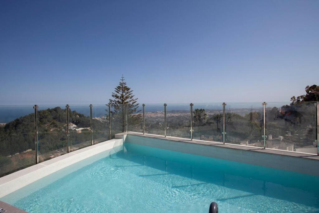 Spectacular new apartment with incredible sea vie