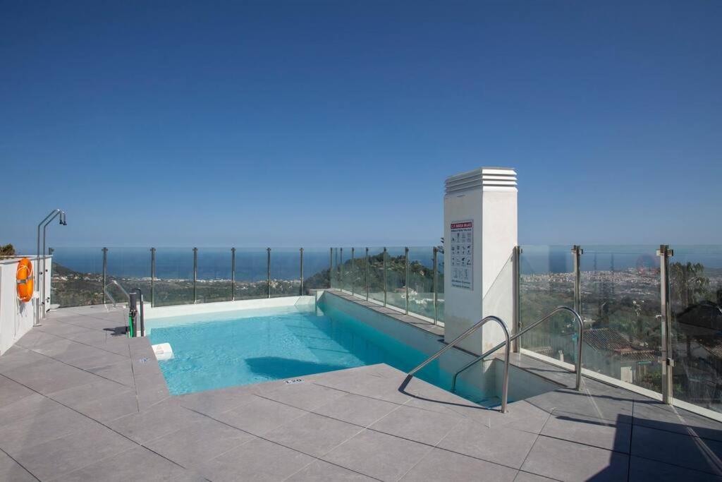 Spectacular new apartment with incredible sea vie