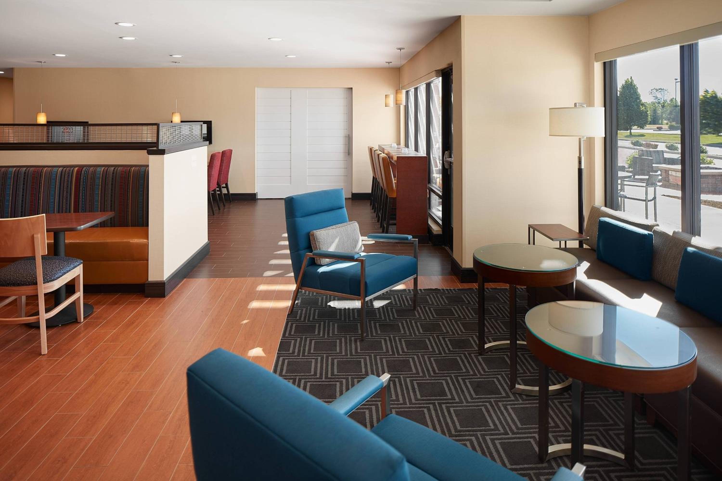 Danville Vacations - TownePlace Suites by Marriott Danville - Property Image 29