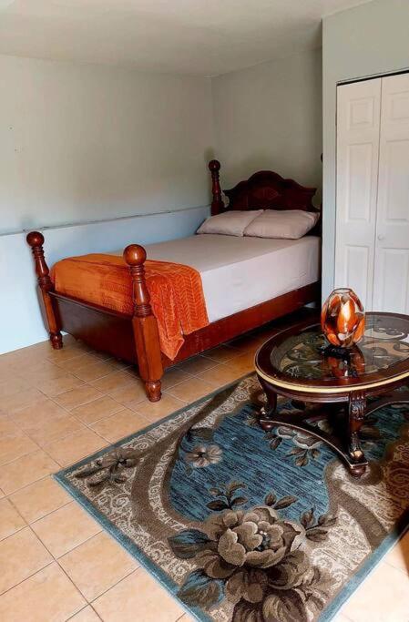 Comfort Cottage at the Grove view 4