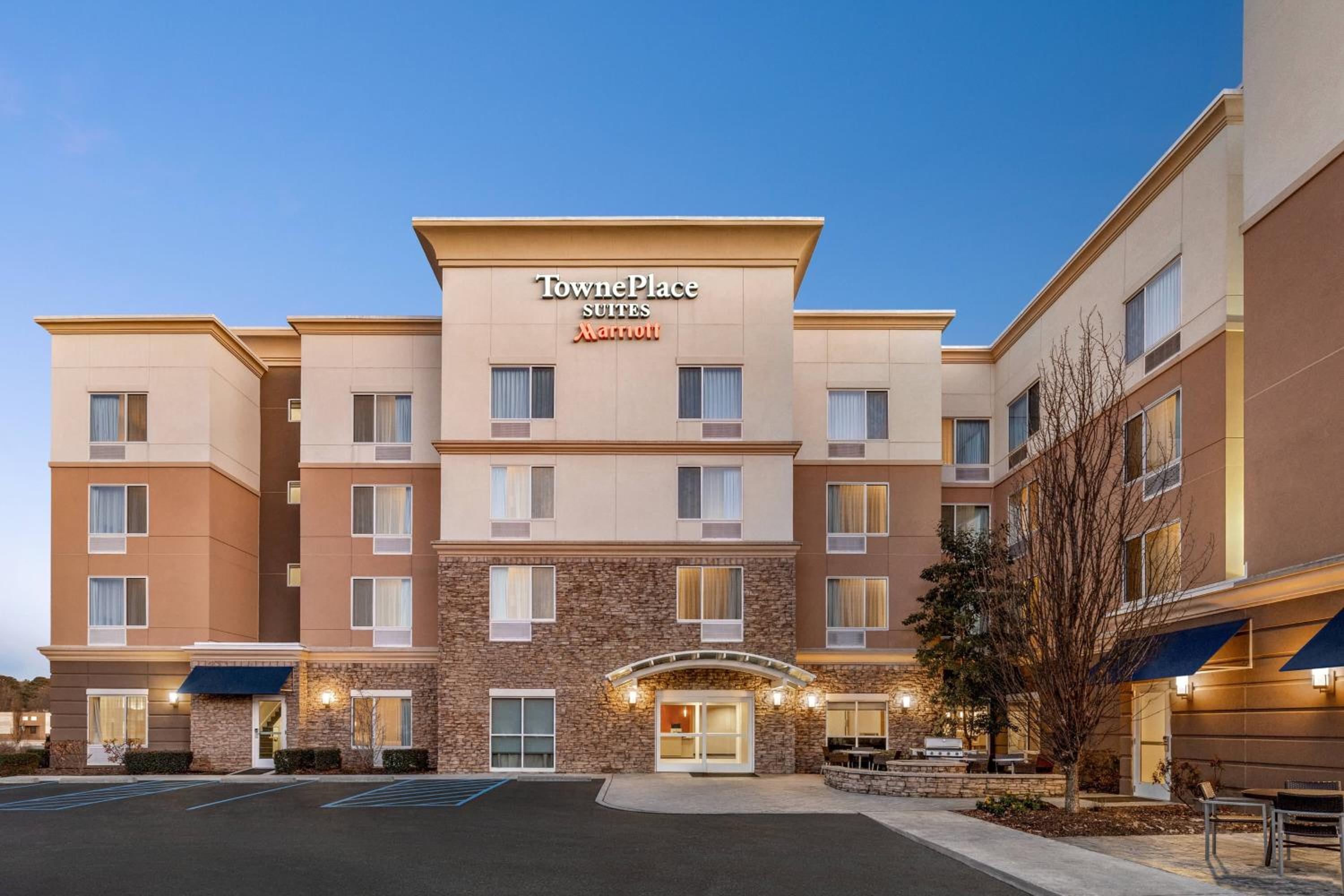 Hotel TownePlace Suites by Marriott Chattanooga Near Hamilton Place - Image 1