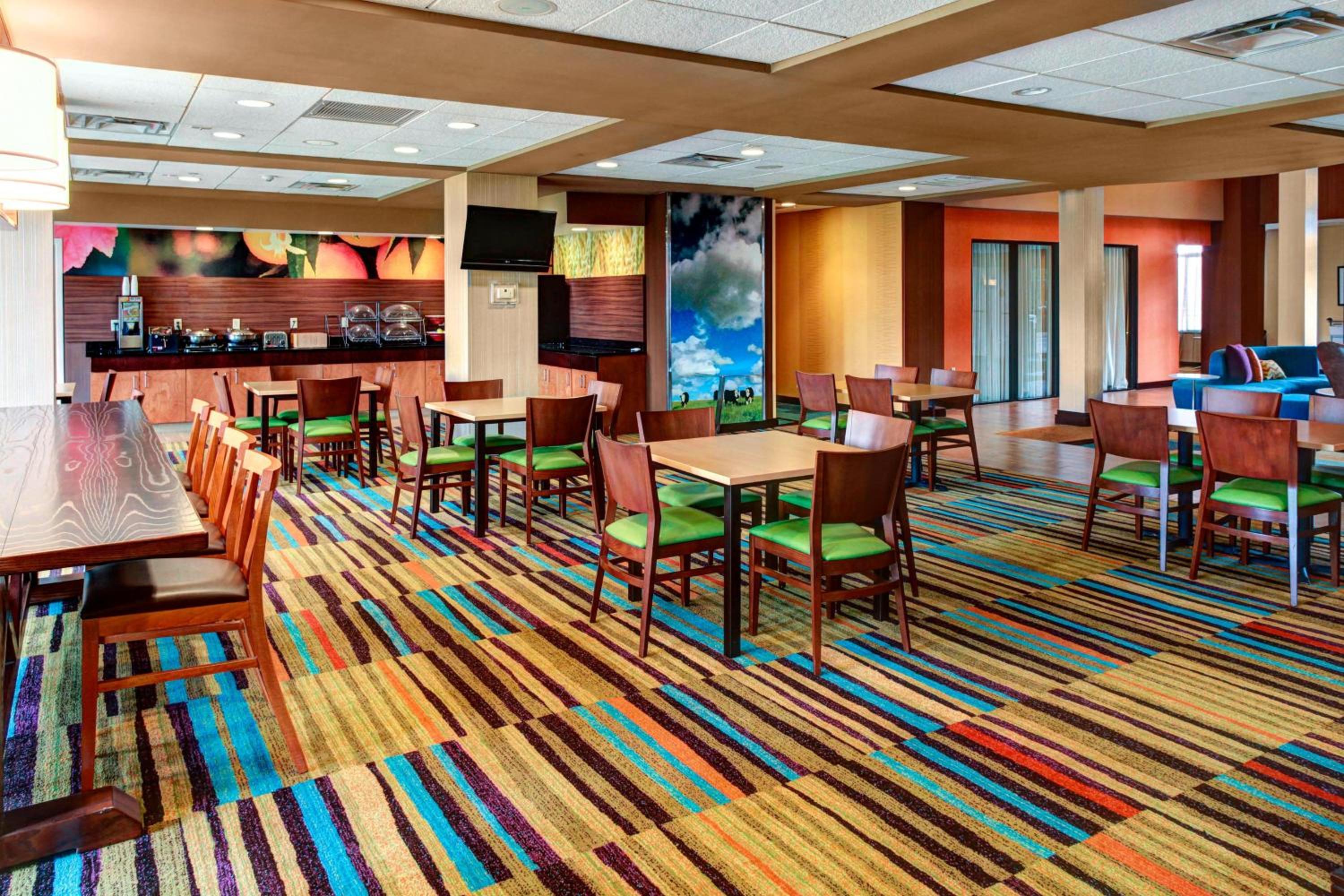 Oxford Vacations - Fairfield Inn Suites by Marriott Anniston Oxford - Property Image 11
