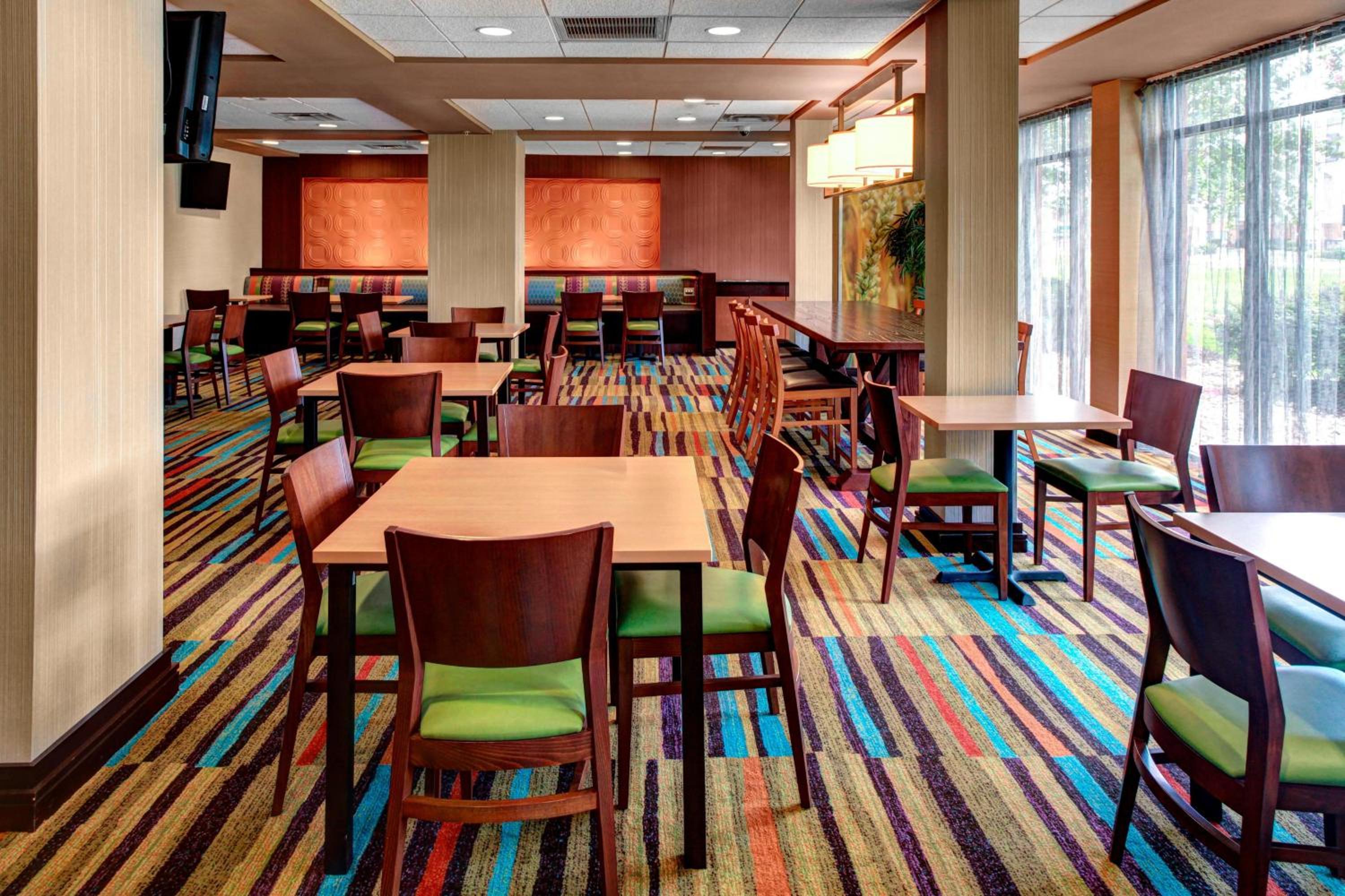 Oxford Vacations - Fairfield Inn Suites by Marriott Anniston Oxford - Property Image 10
