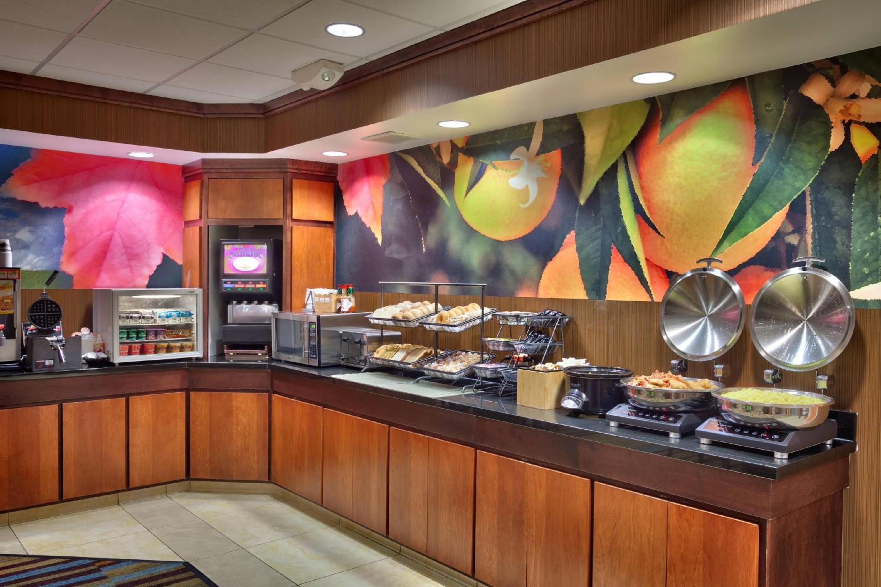 Gillette Vacations - Fairfield Inn  Suites by Marriott Gillette - Property Image 6