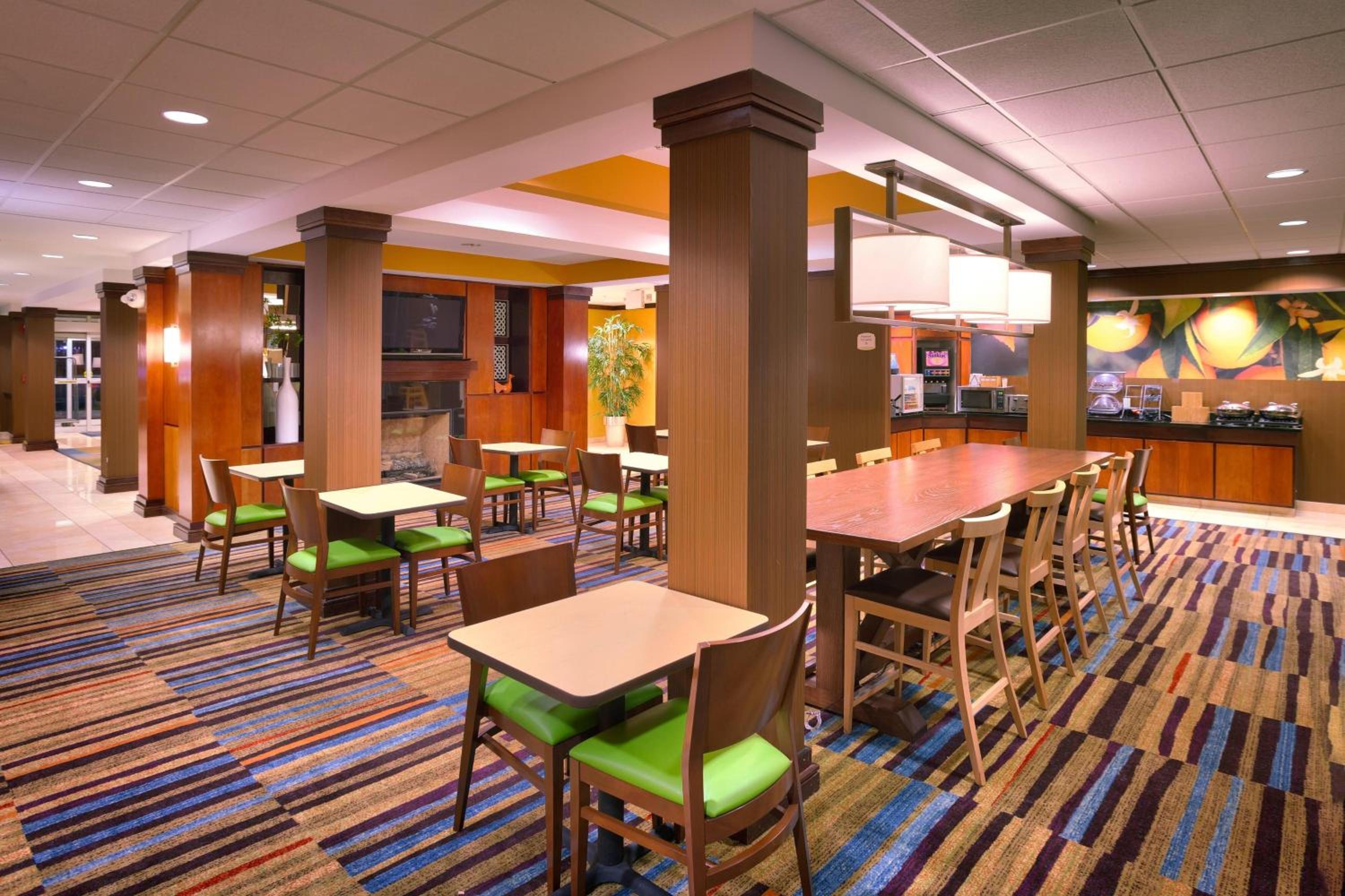 Gillette Vacations - Fairfield Inn  Suites by Marriott Gillette - Property Image 7