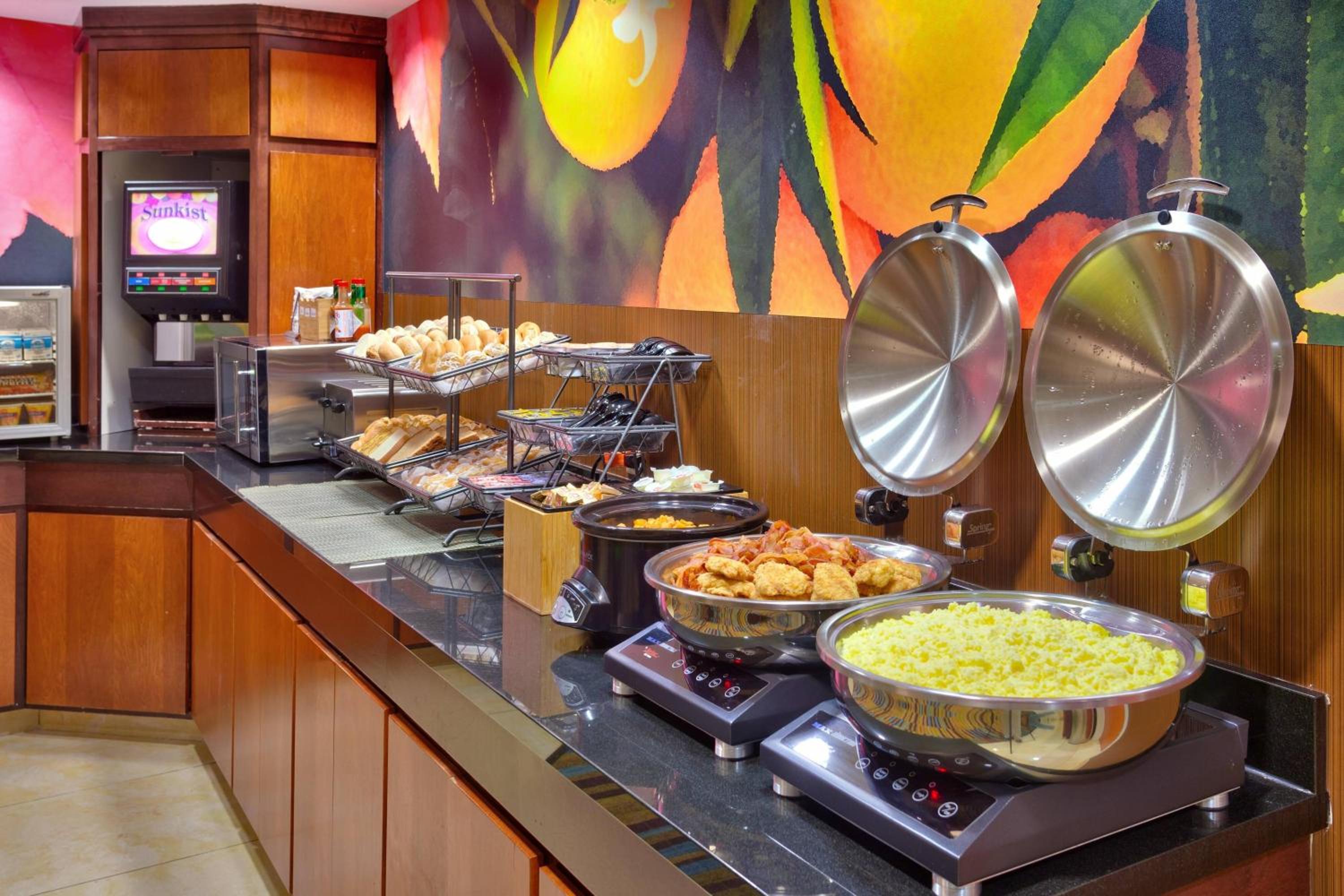 Gillette Vacations - Fairfield Inn  Suites by Marriott Gillette - Property Image 5