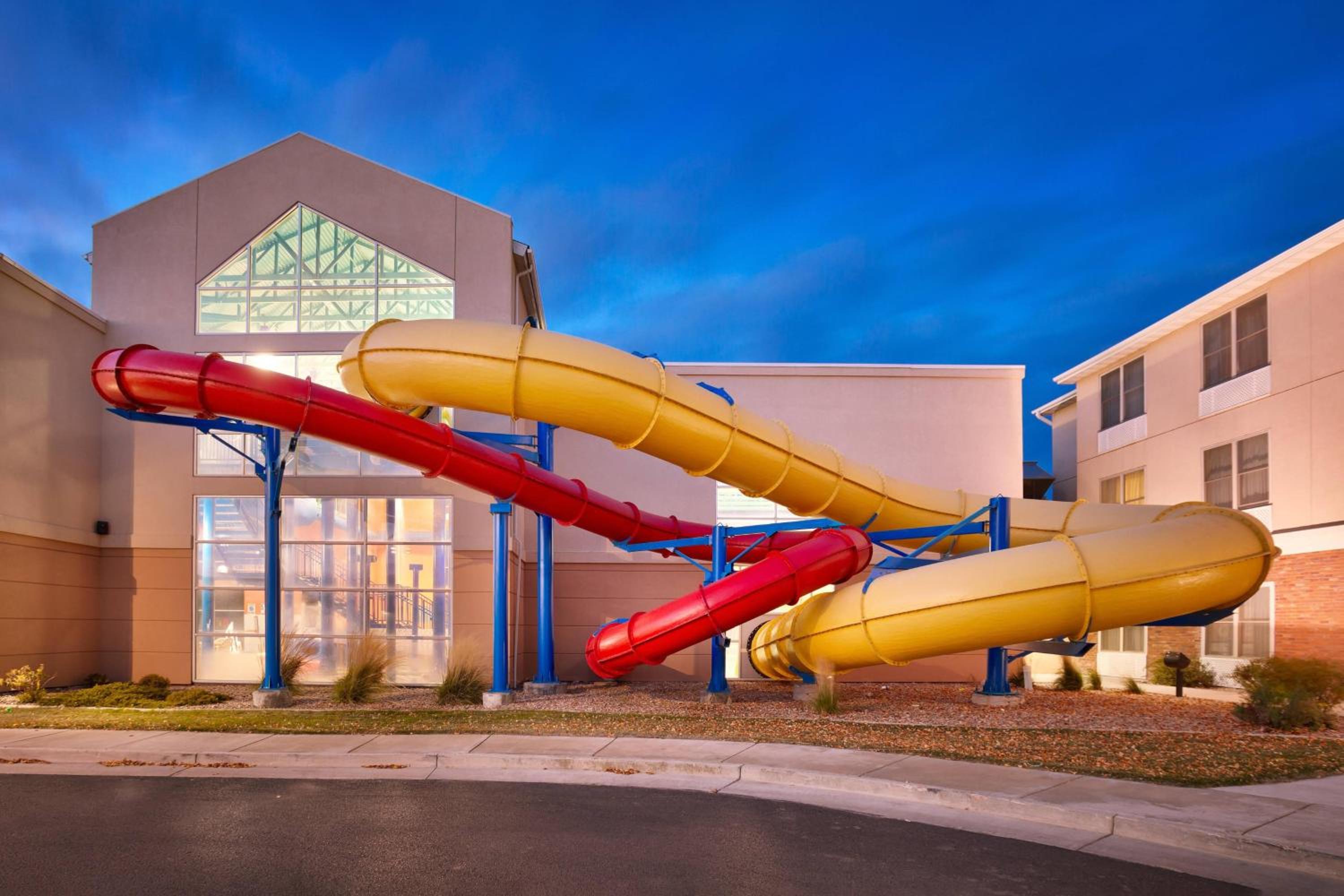 Gillette Vacations - Fairfield Inn  Suites by Marriott Gillette - Property Image 3
