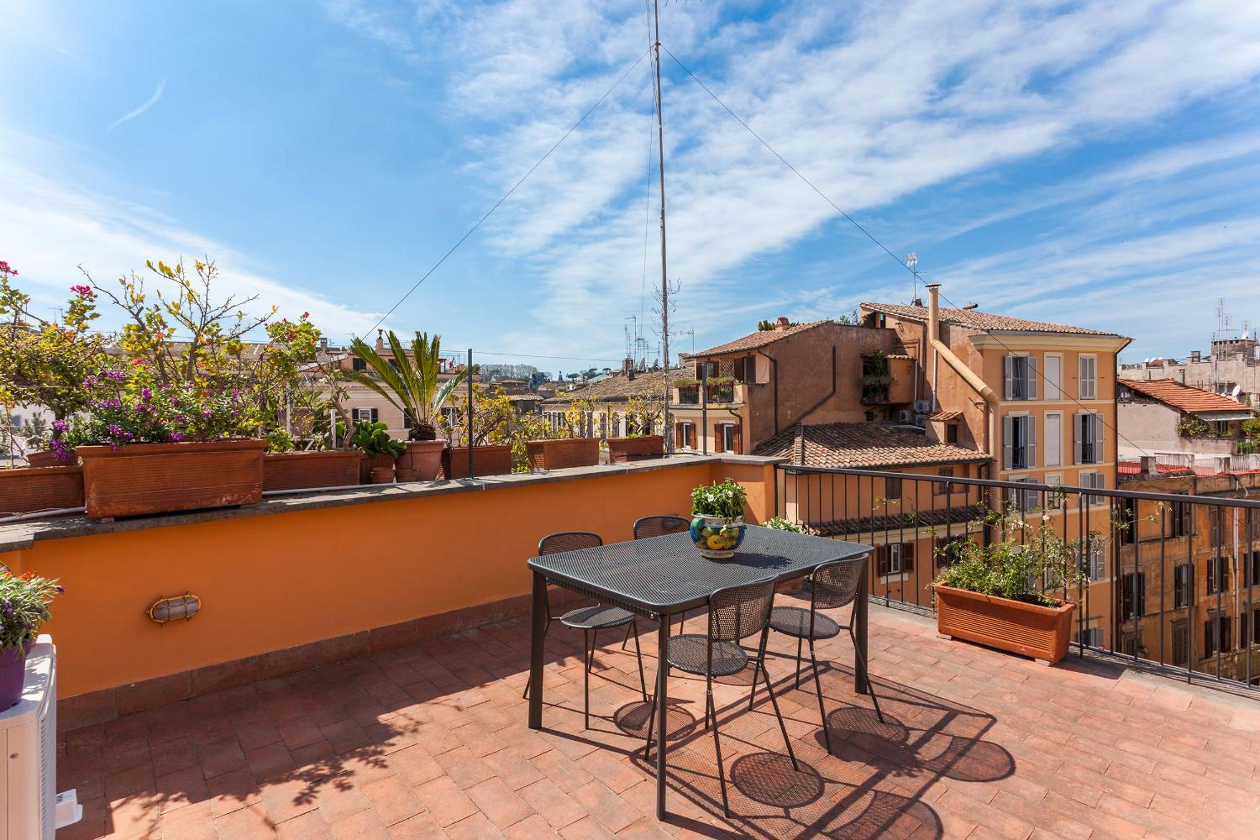 Rome as you feel - Baullari with terrace