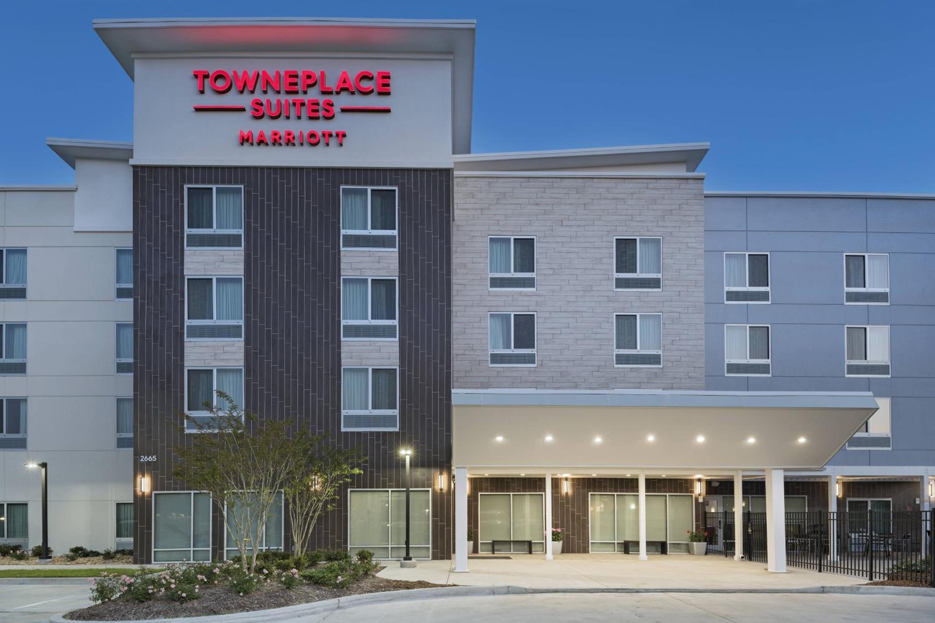 Hotel TownePlace Suites by Marriott Baton Rouge Port Allen - Image 1