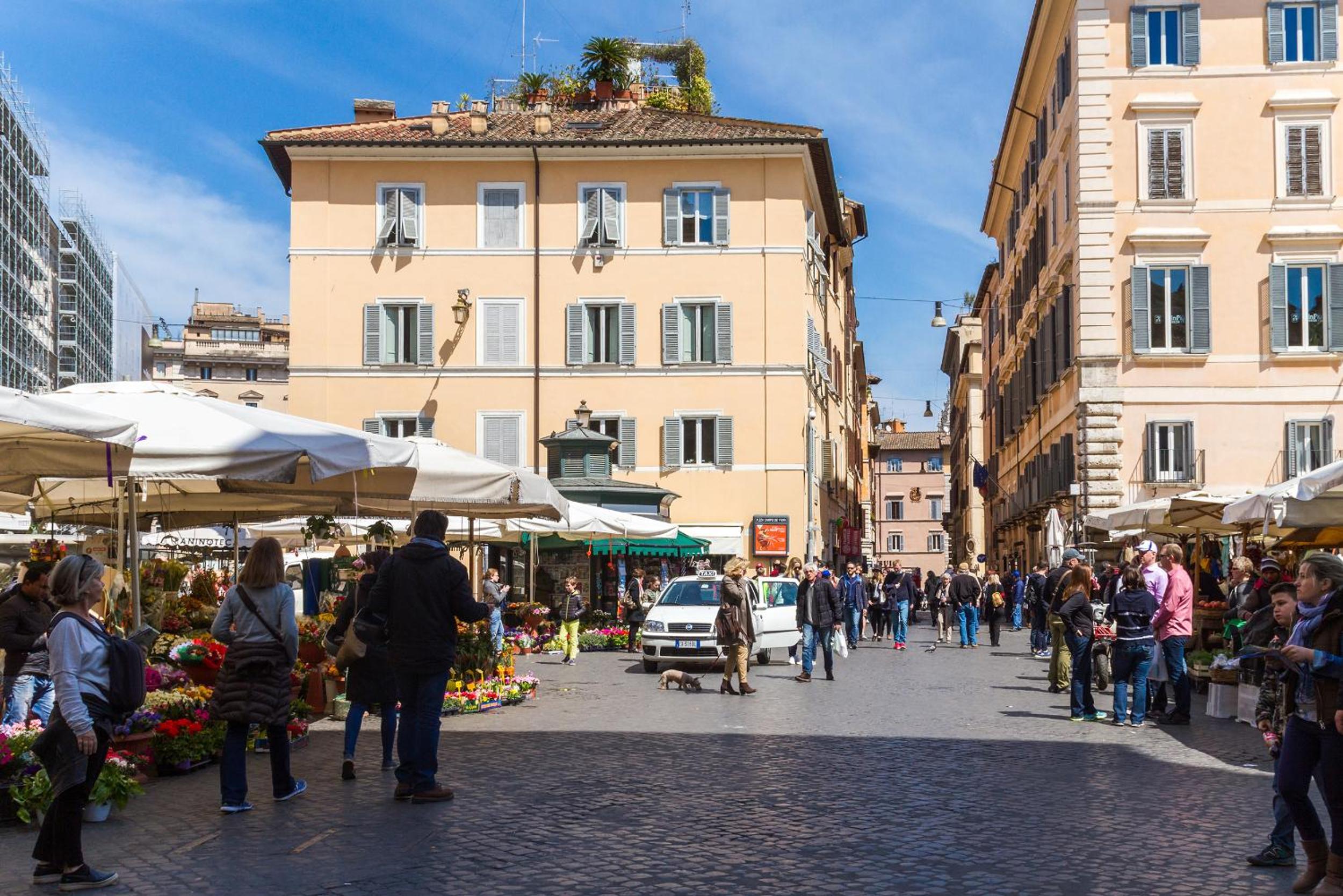 Rome as you feel - Baullari with terrace