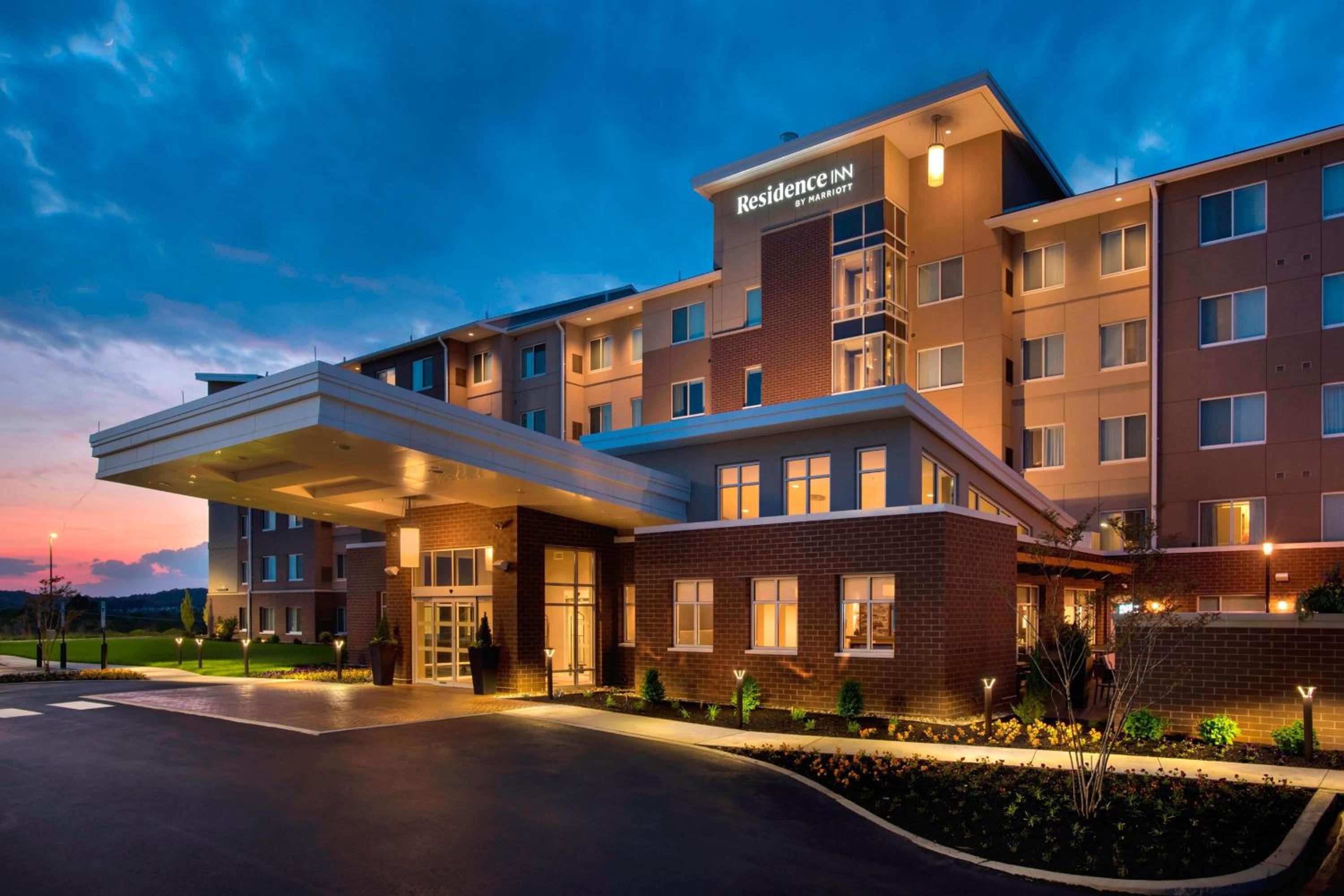 Hotel Residence Inn by Marriott Lancaster - Image 1