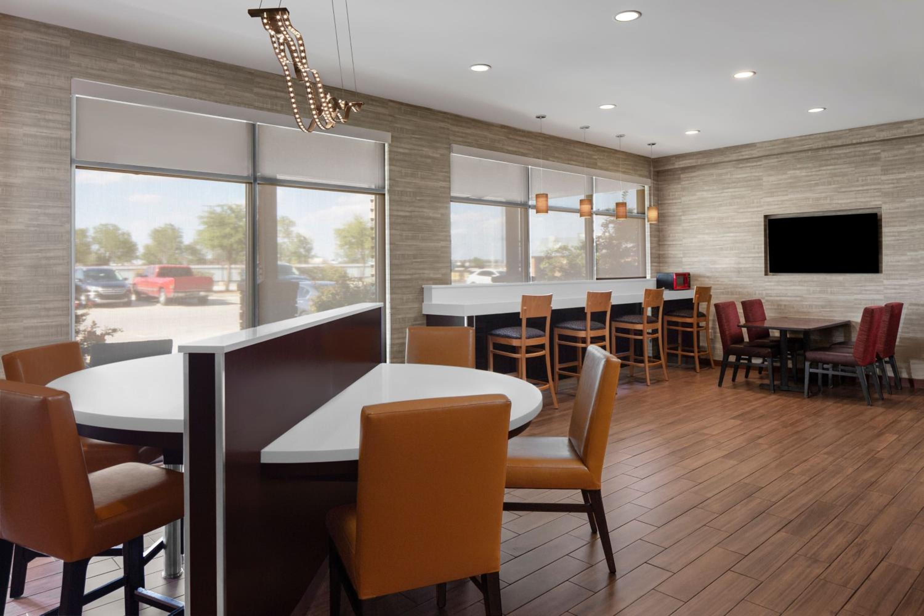 Big Spring Vacations - TownePlace Suites by Marriott Big Spring - Property Image 3