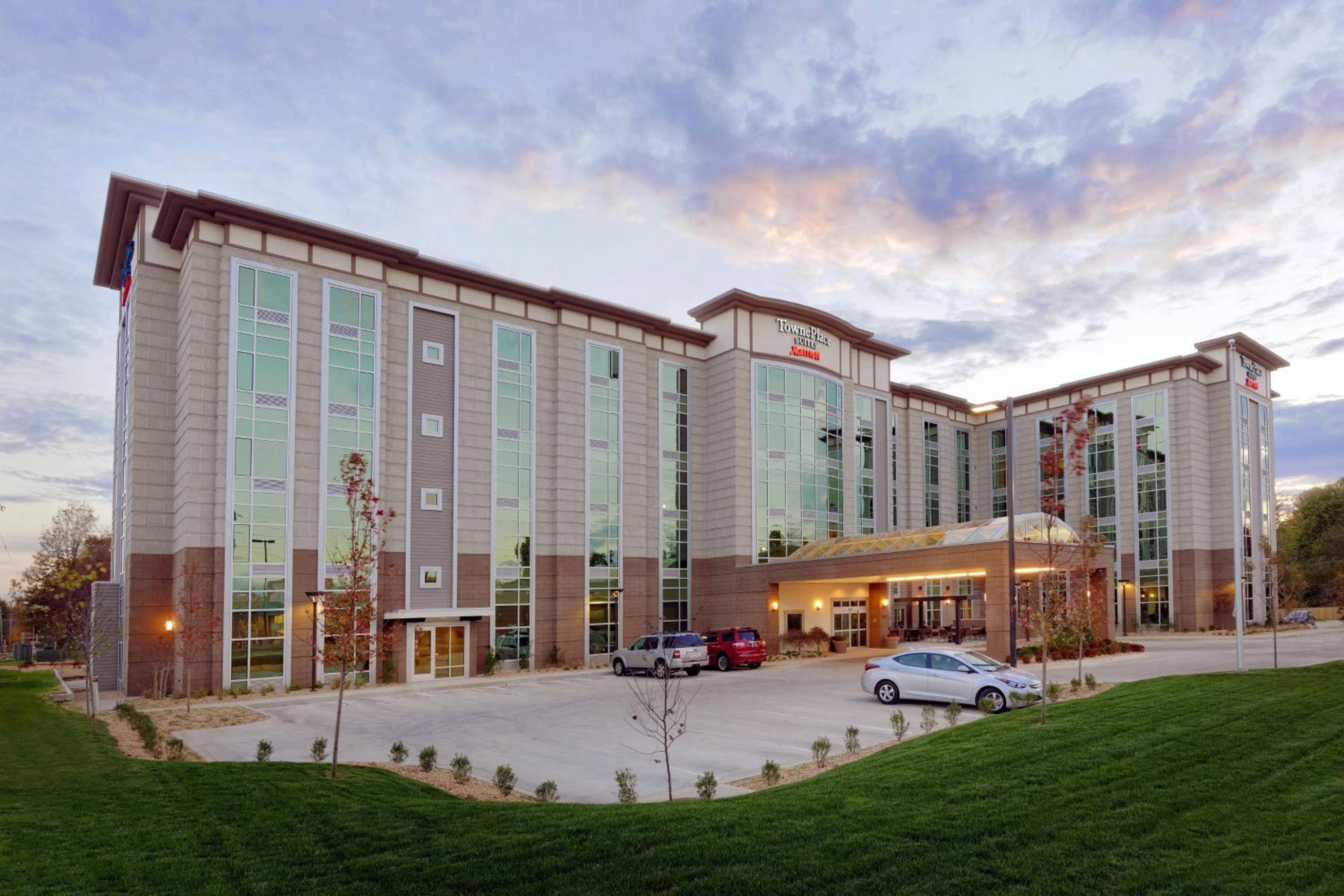 Hotel TownePlace Suites by Marriott Springfield - Image 1