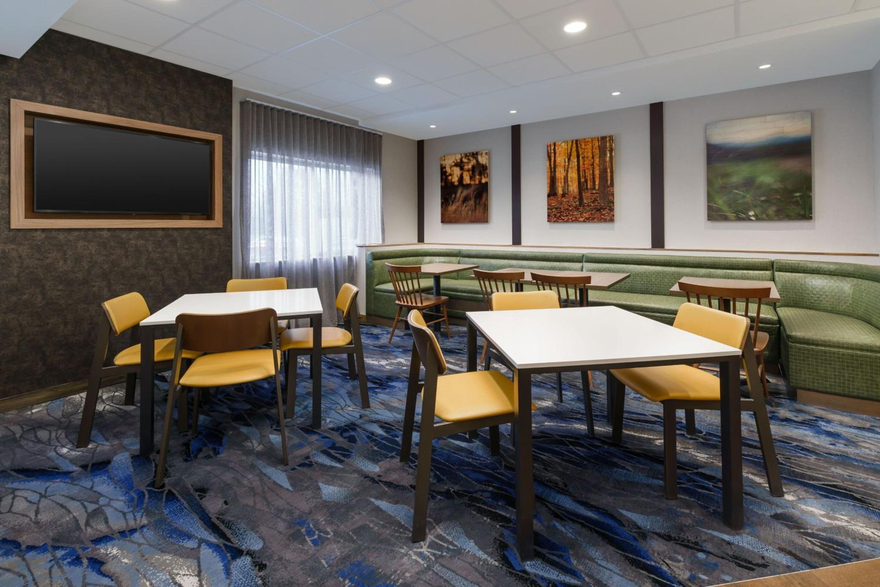 Joliet Vacations - Fairfield Inn by Marriott Joliet South - Property Image 18