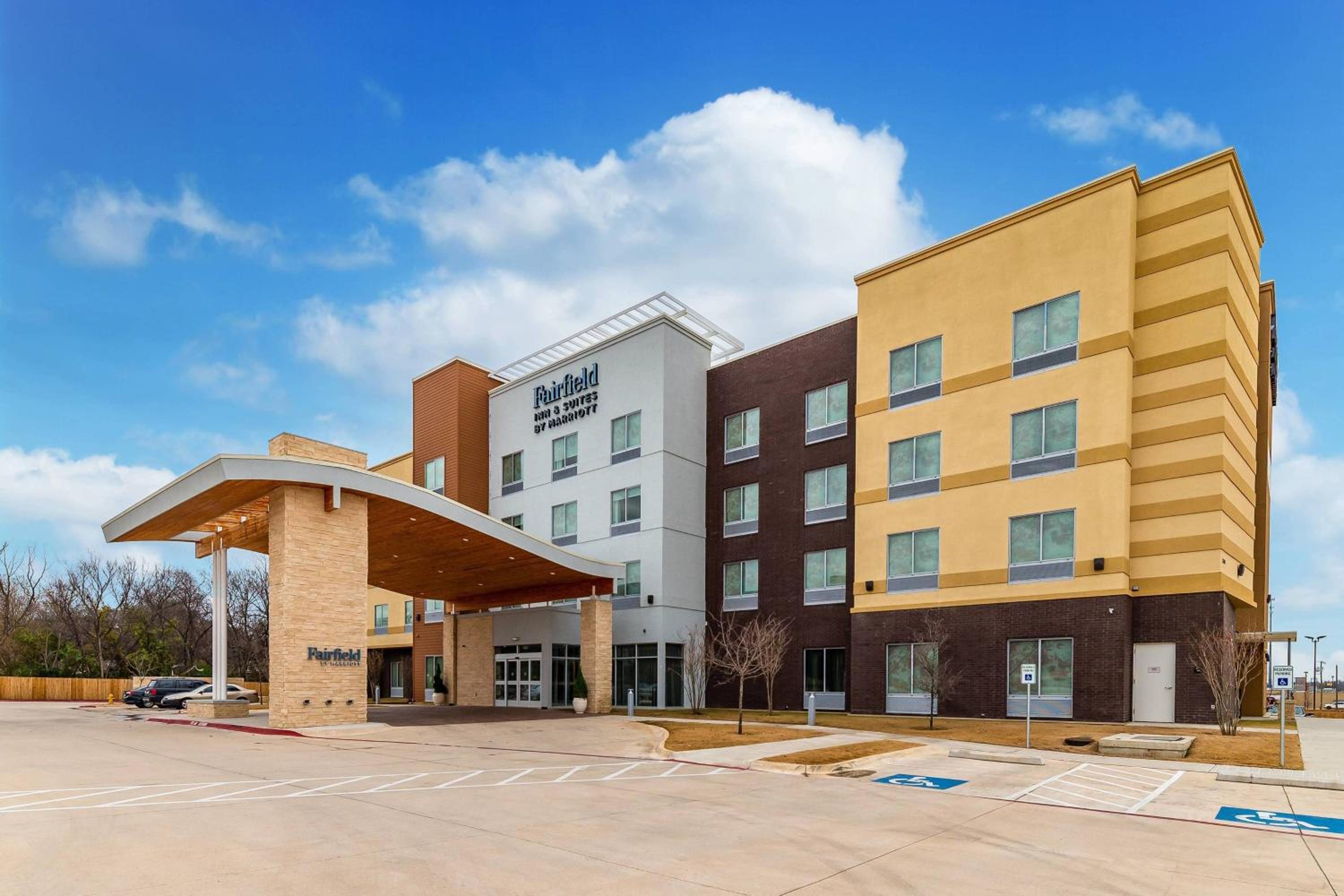 Gainesville Vacations - Fairfield Inn  Suites by Marriott Gainesville I-35 - Property Image 15