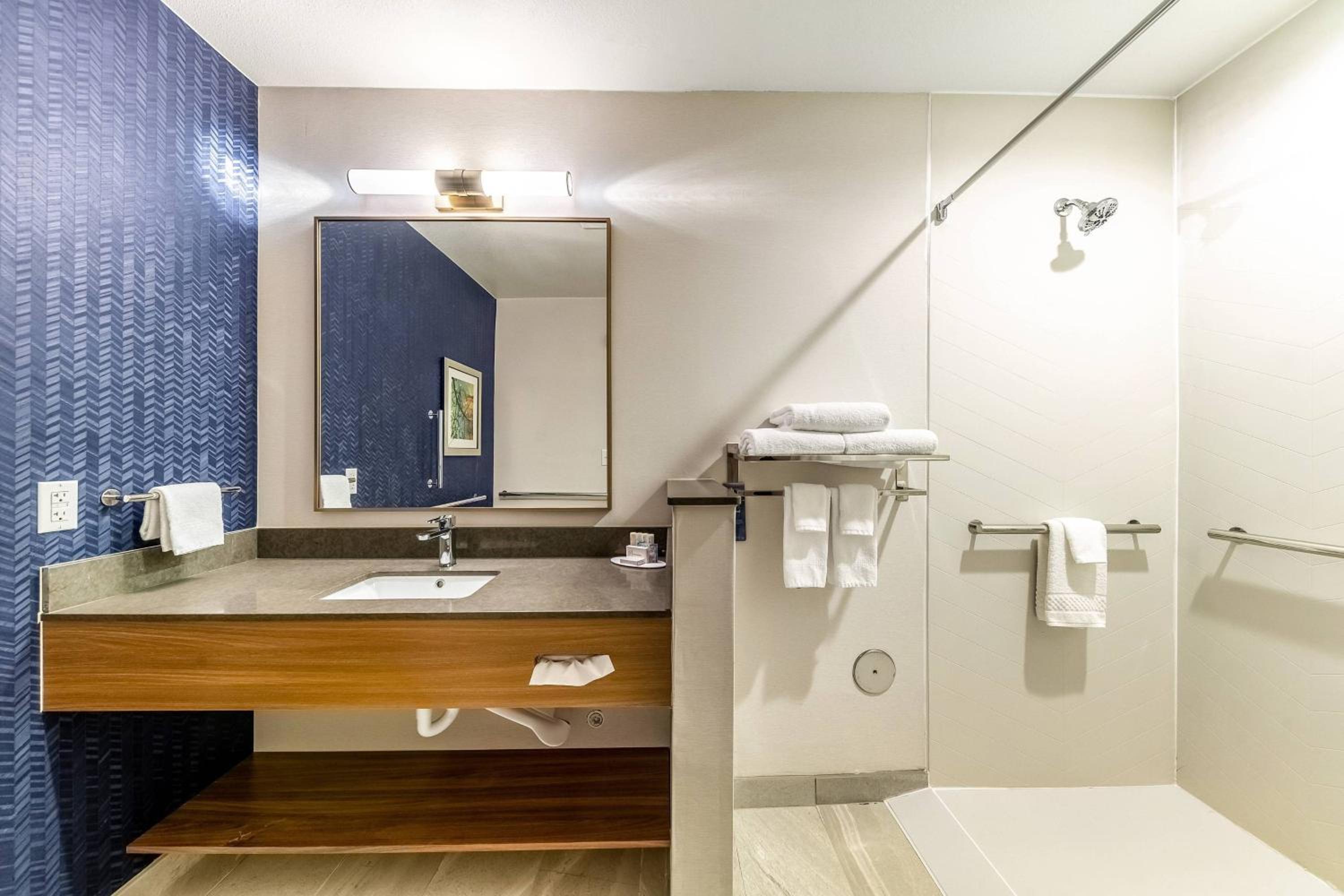 Gainesville Vacations - Fairfield Inn  Suites by Marriott Gainesville I-35 - Property Image 17