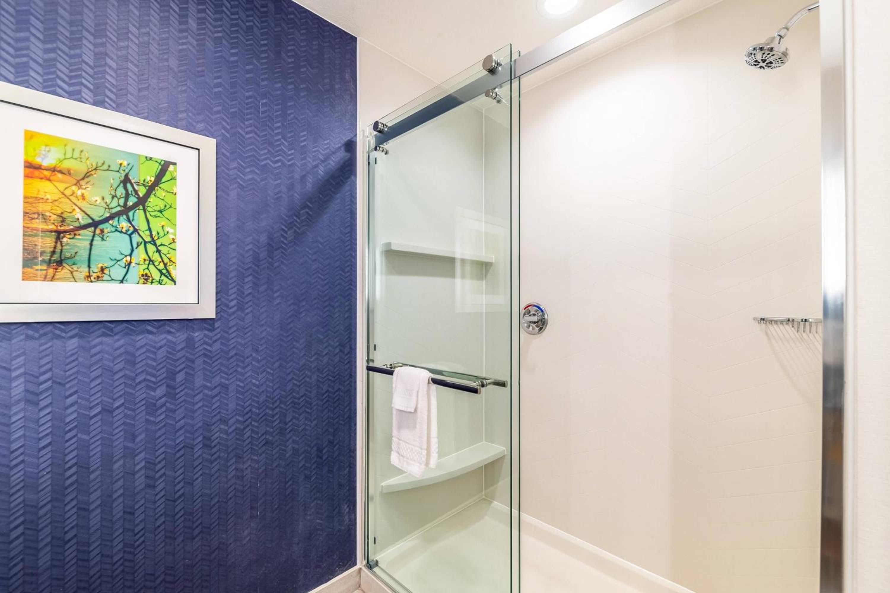 Gainesville Vacations - Fairfield Inn  Suites by Marriott Gainesville I-35 - Property Image 18