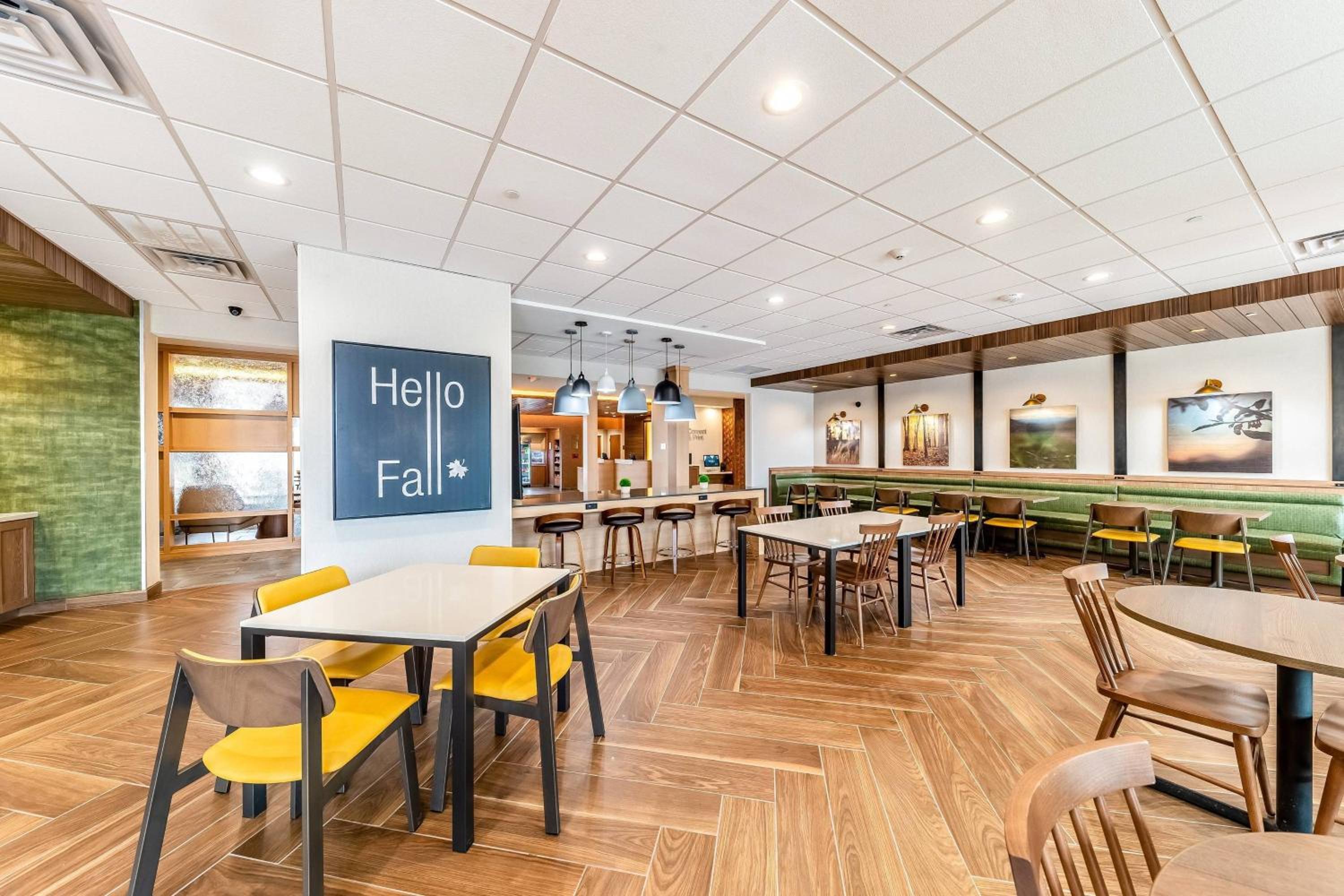 Gainesville Vacations - Fairfield Inn  Suites by Marriott Gainesville I-35 - Property Image 10